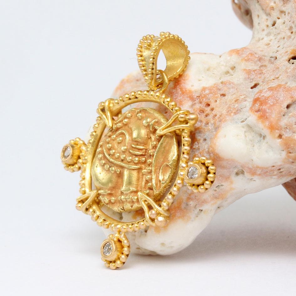 Pendentif en or à l'éléphant de l'Inde ancienne du 10e siècle de l'ère chrétienne, avec diamants en vente 1