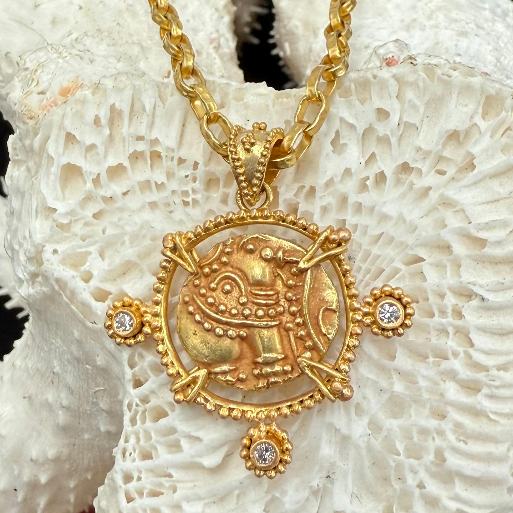 Pendentif en or à l'éléphant de l'Inde ancienne du 10e siècle de l'ère chrétienne, avec diamants en vente 2