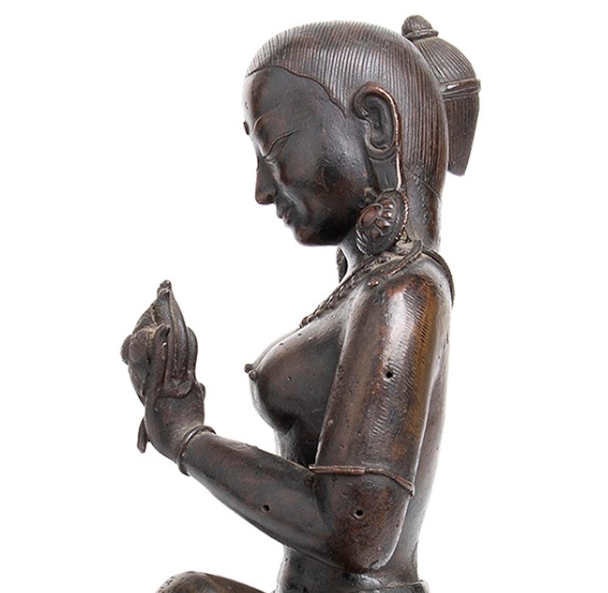 Ancient Indian Bronze Sculpture of Feminine Deity, 19th Century 4