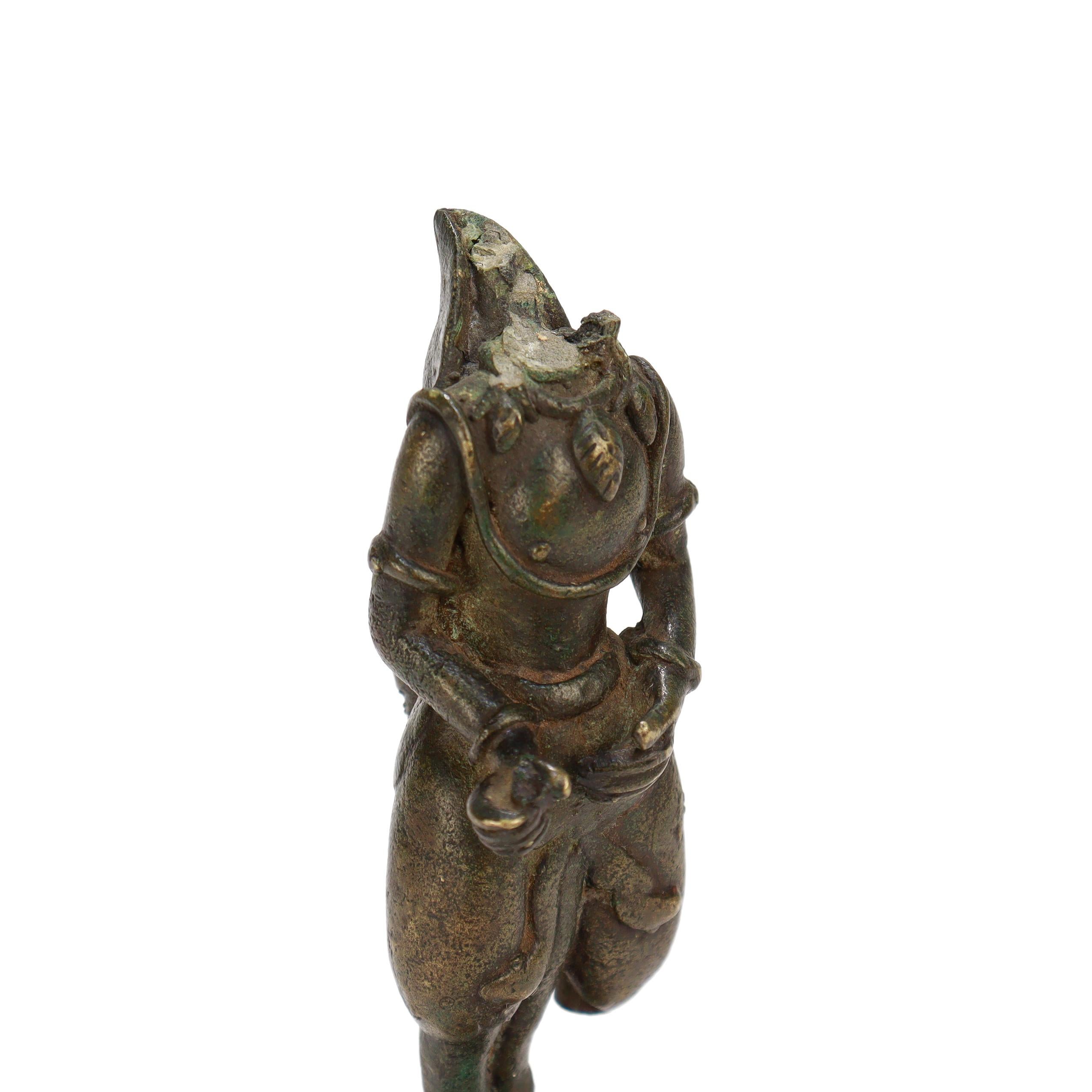 Escultura de bronce de una antigua deidad masculina hindú de la India (Hanuman) en venta 5