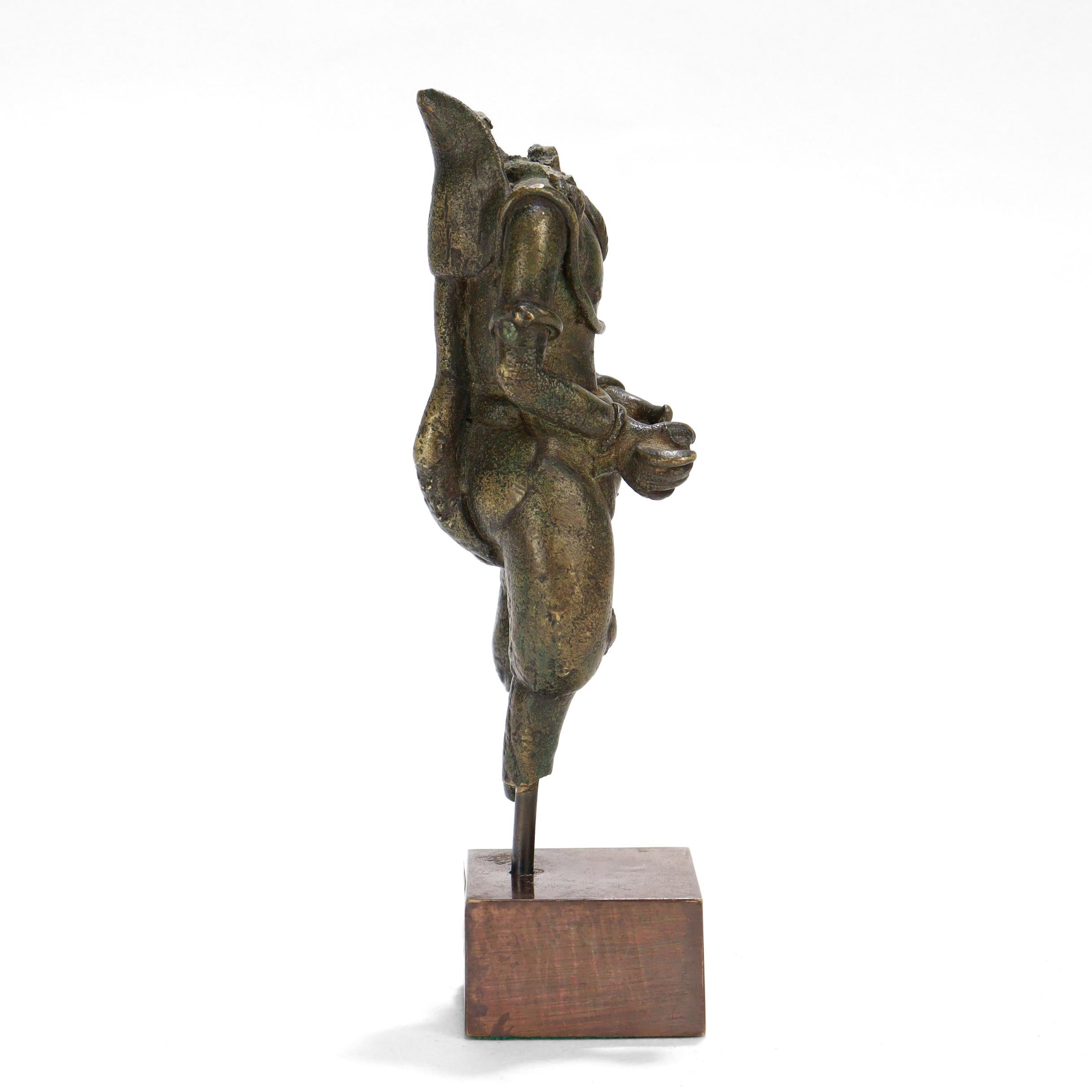 Escultura de bronce de una antigua deidad masculina hindú de la India (Hanuman) en venta 1