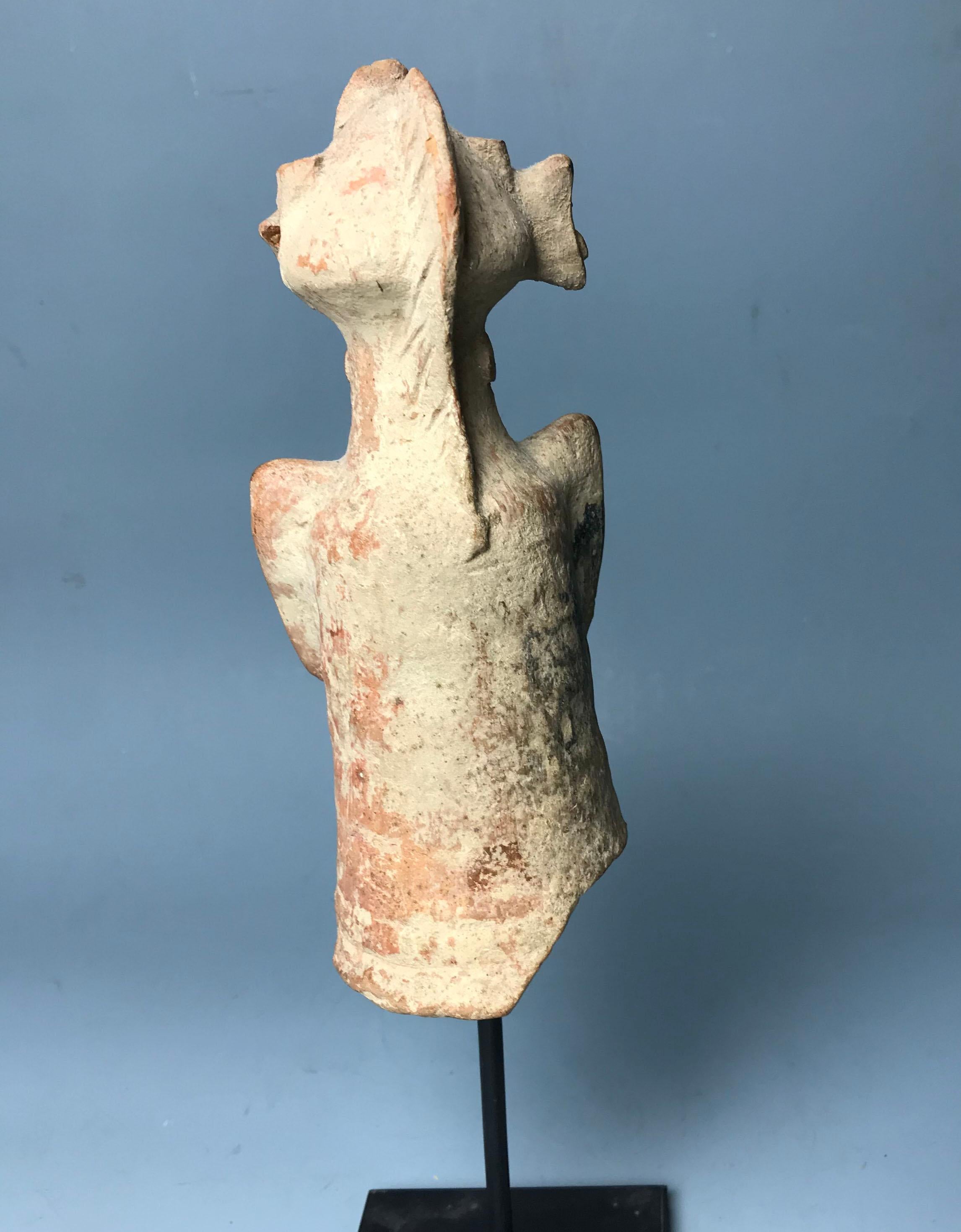 Fait main Ancienne figurine de porteur de coupe de fertilité de la vallée de l'Indus, C (2800-2600 avant J.-C.). en vente