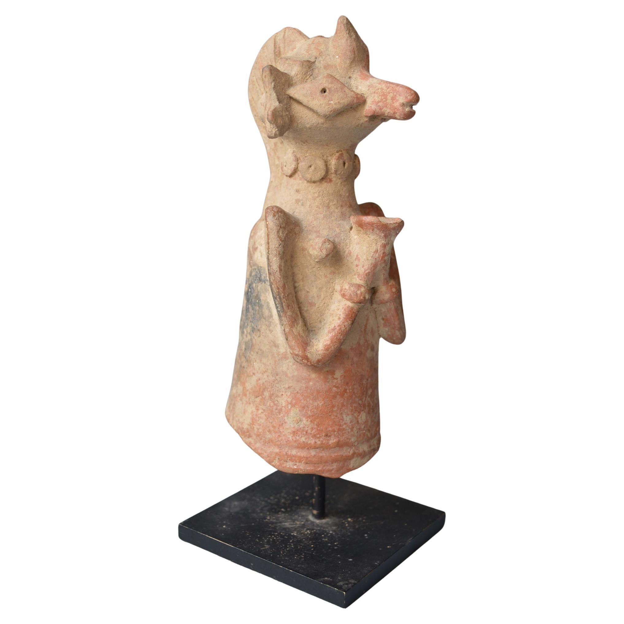 Ancienne figurine de porteur de coupe de fertilité de la vallée de l'Indus, C (2800-2600 avant J.-C.). en vente