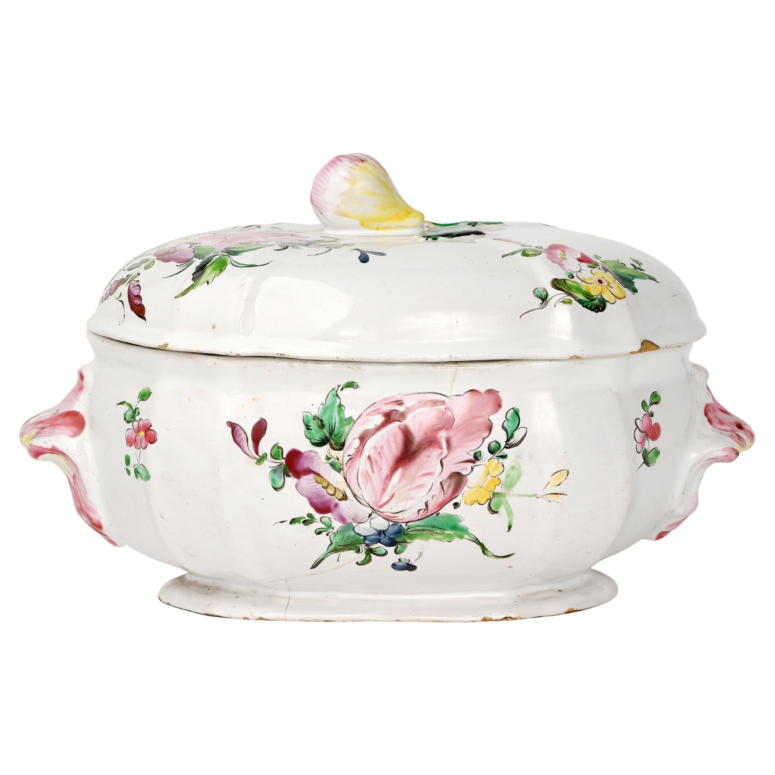 Italian Maiolica Tureen, Rubati Manufacture, Milan, circa 1770-1780