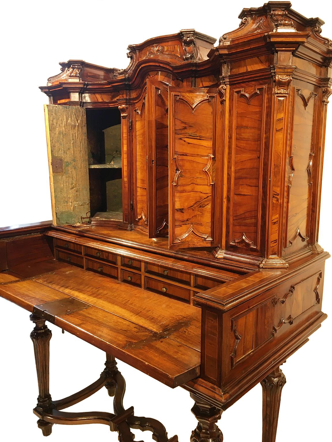 Ancient Italian Writing Desk with Upper Cabinet, Milan, Circa 1730 For Sale 2