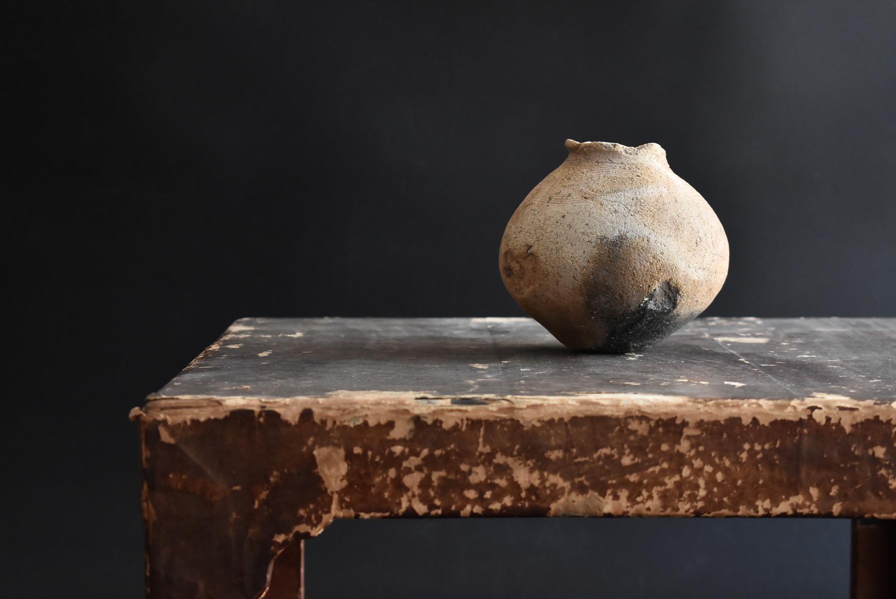 Arts and Crafts Ancient Japanese Jar / 