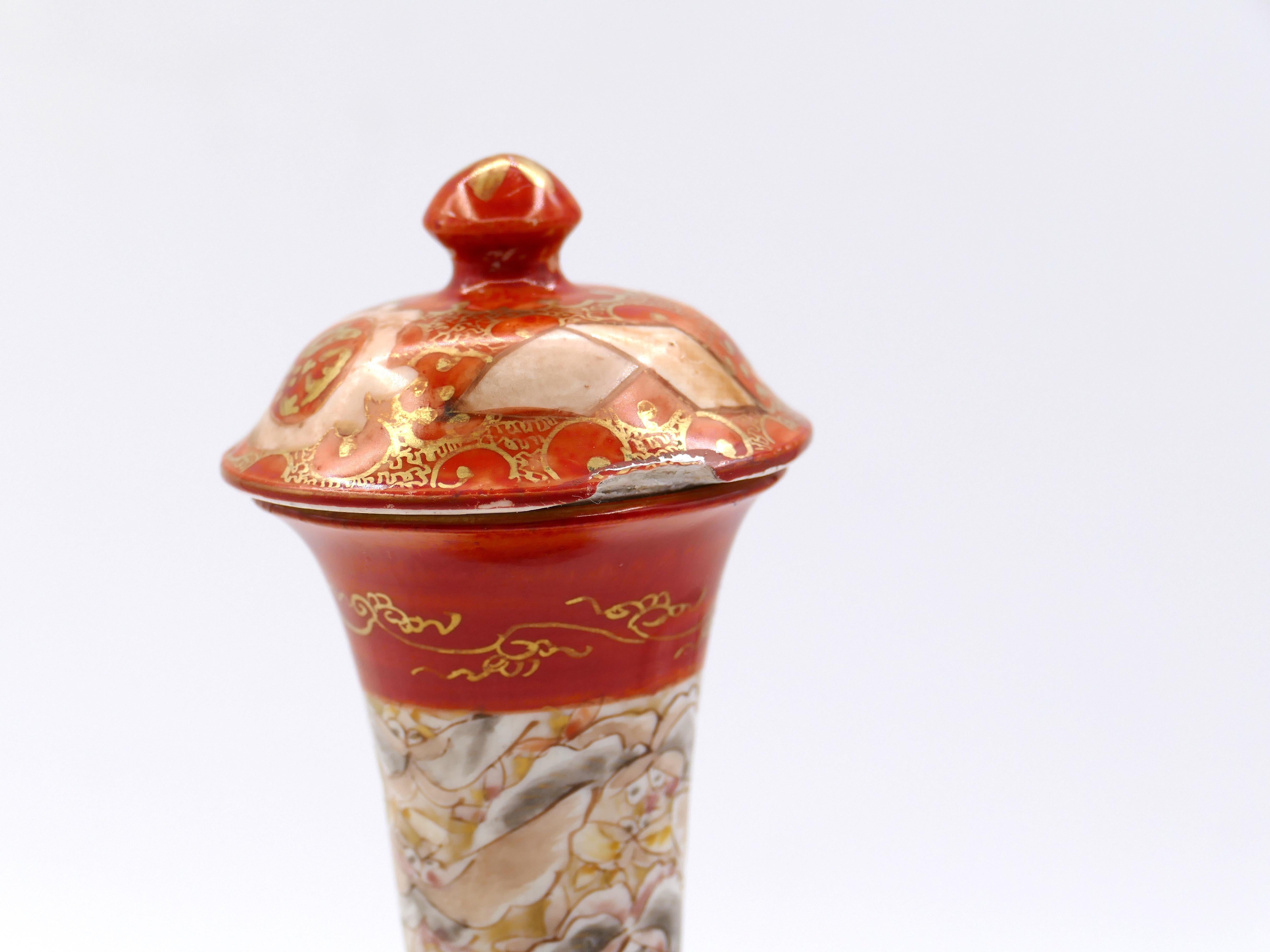 Ancient Japanese Kutani Vases, 19th Century For Sale 2