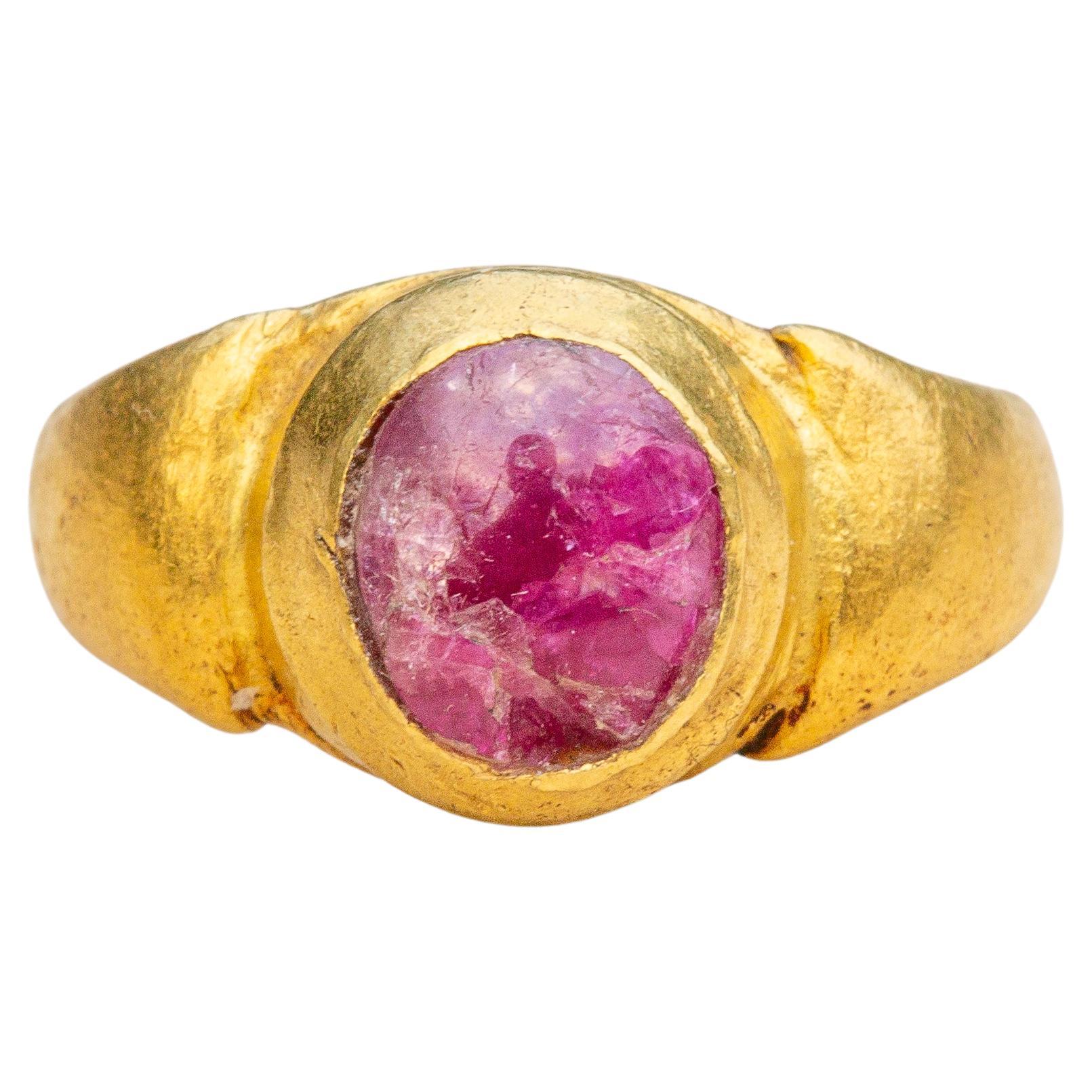Ancient Javanese Gold Ring with Ruby Cabochon Java Indonesian Antique Solitaire For Sale