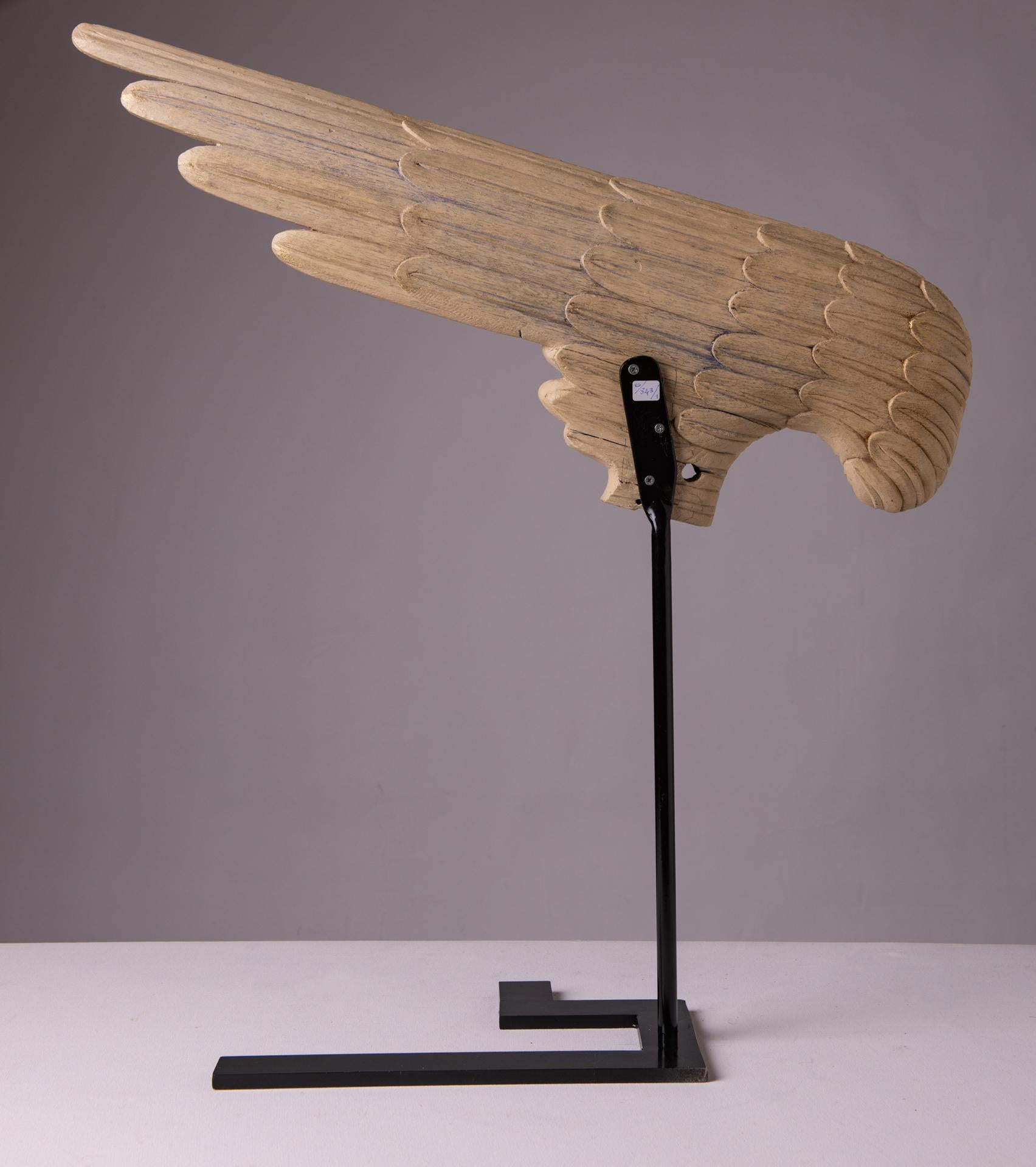 Ancient Large Wooden  Wing on Iron Base In Excellent Condition For Sale In Alessandria, Piemonte
