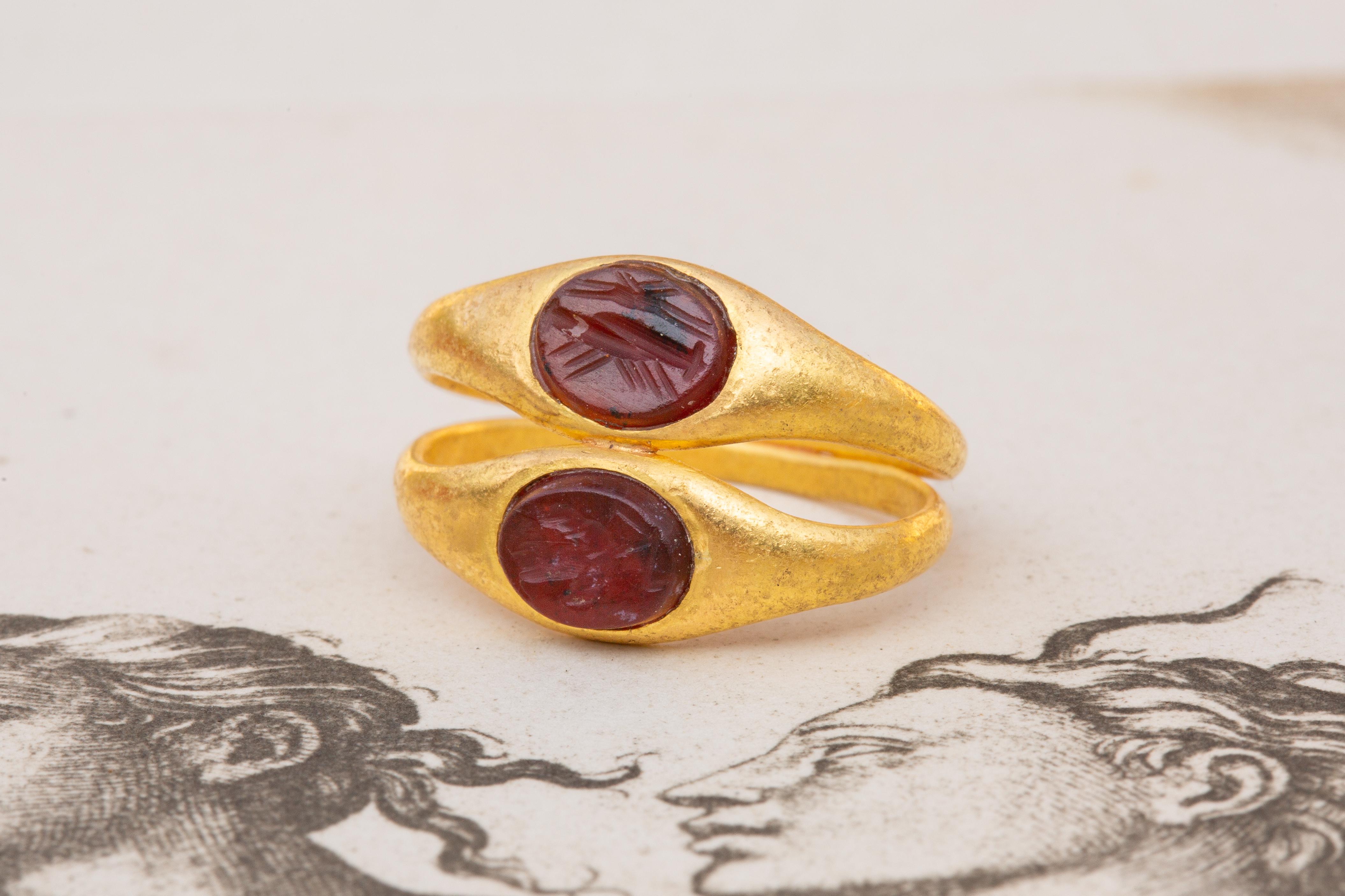 Women's or Men's Ancient Late Roman Gold Ring Double Carnelian Intaglio Twin Ring 1st - 3rd c.