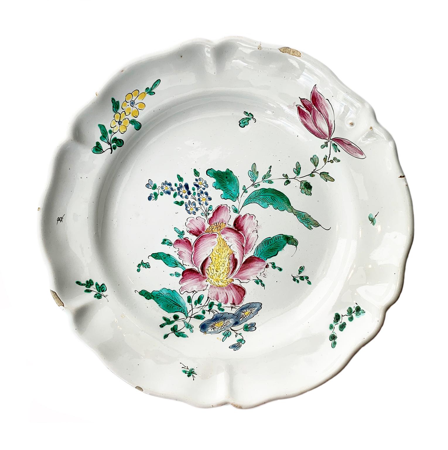 Italian Ancient Maiolica Dishes with flowers, Lombard Manufacture, 1770-1780 Circa For Sale