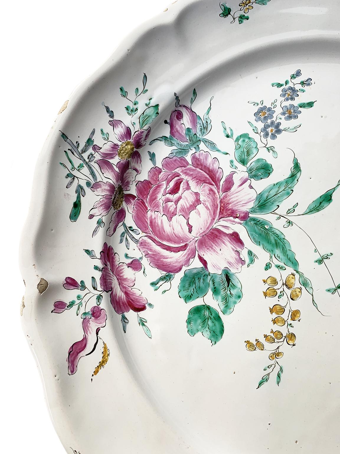 Anciennes plats majoliques avec fleurs, fabrication lombarde, 1770-1780 en vente 6