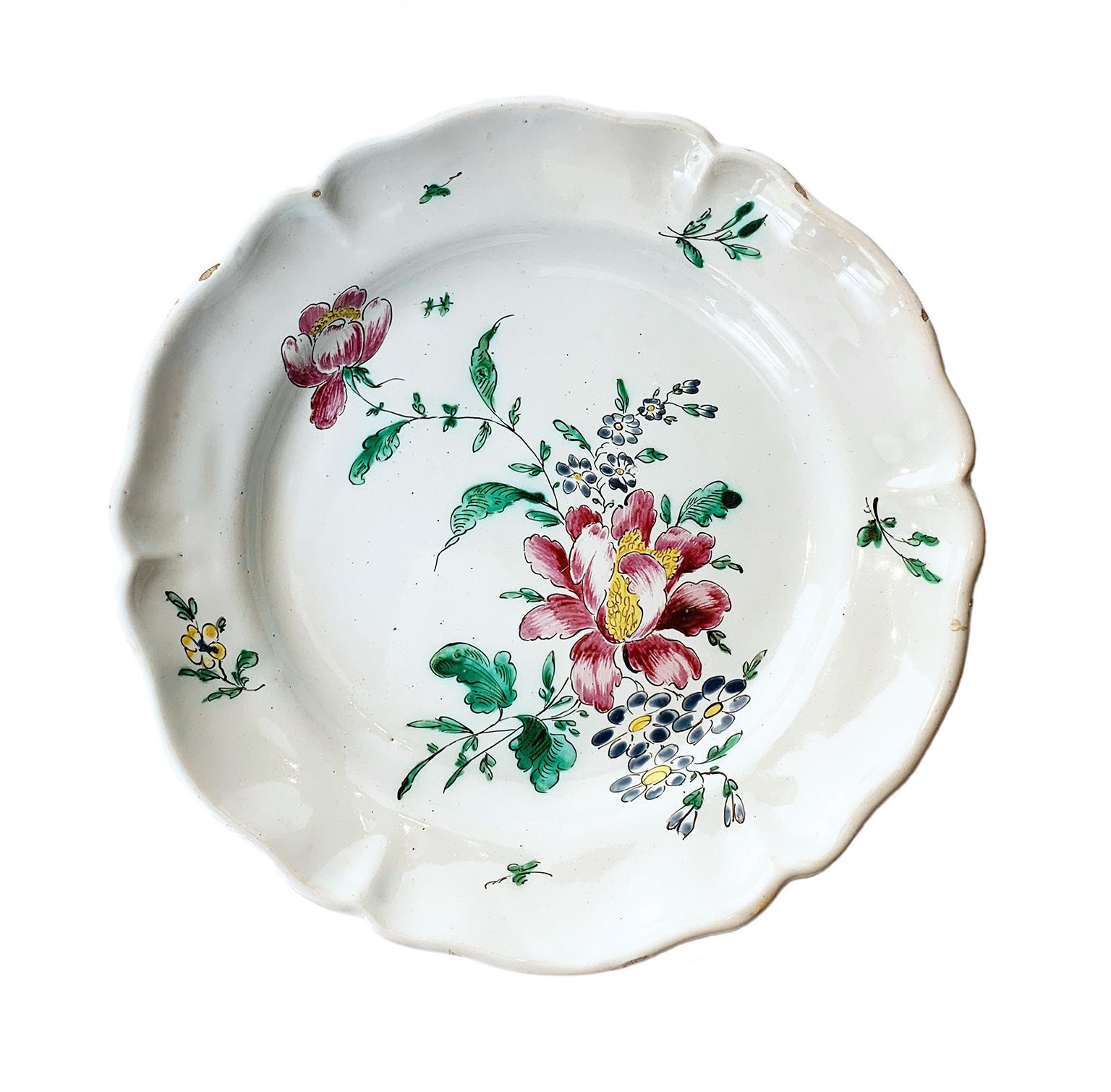 Late 18th Century Ancient Maiolica Dishes with flowers, Lombard Manufacture, 1770-1780 Circa For Sale