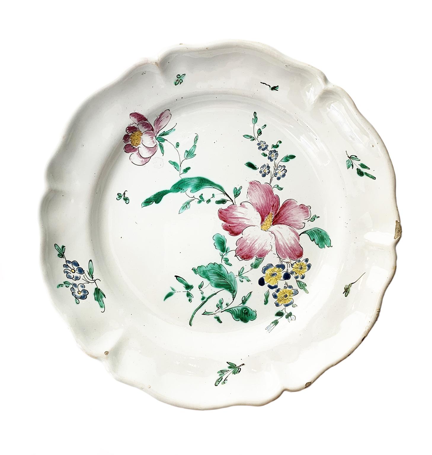 Ancient Maiolica Dishes with flowers, Lombard Manufacture, 1770-1780 Circa For Sale 1