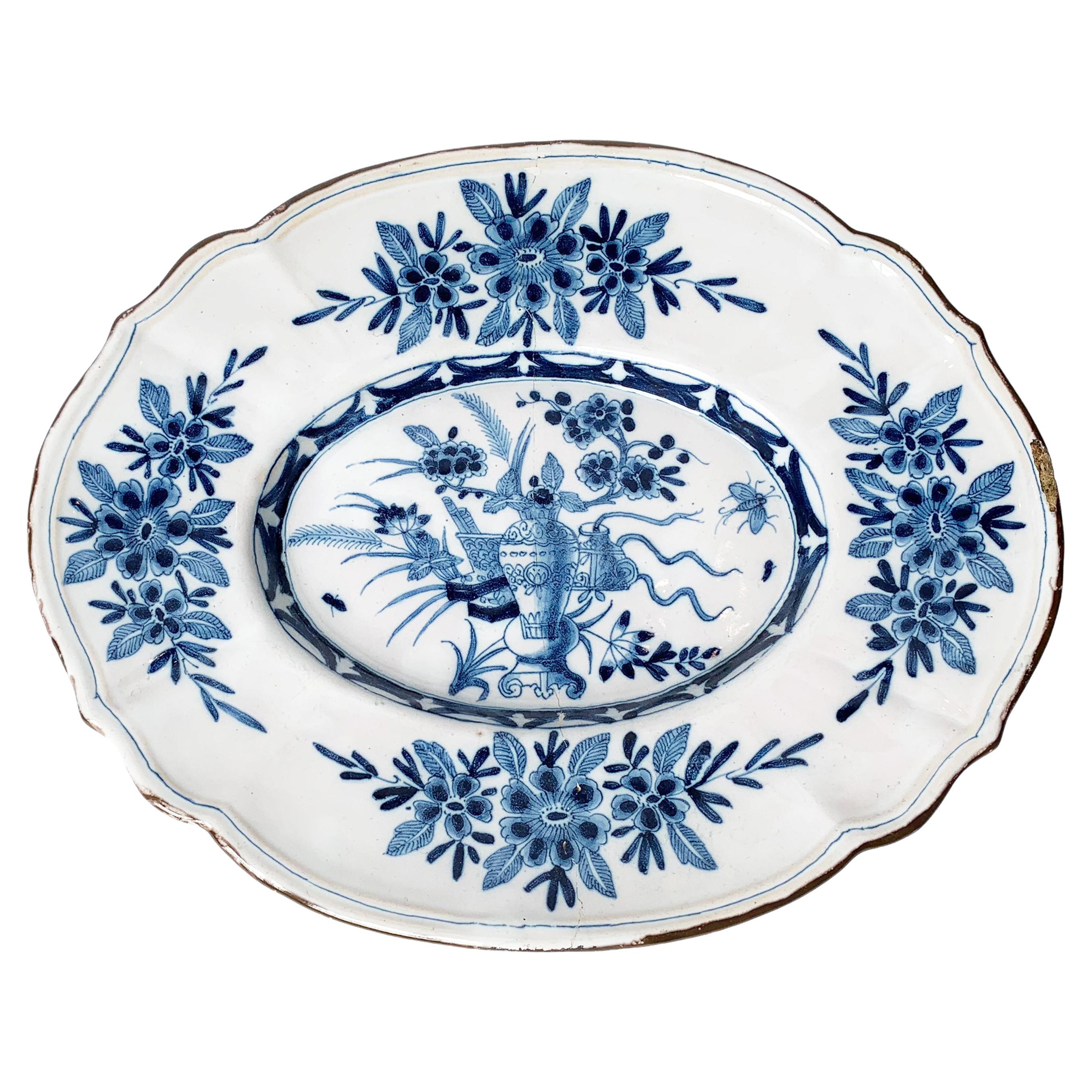 Maiolica Oval Tray, Felice Clerici Manufactory, Milan, Circa 1770-1780 For Sale