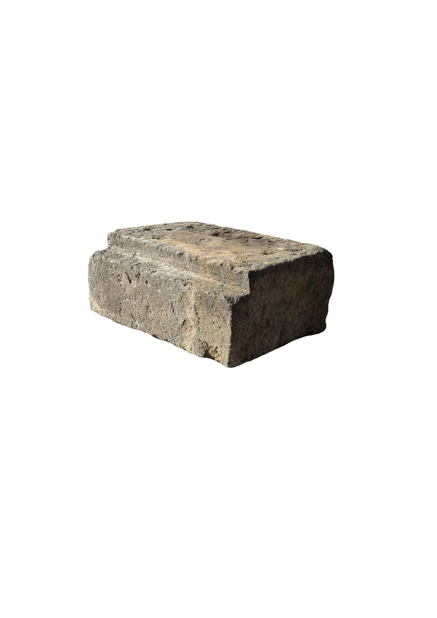 Empire Ancien bloc de pierre du temple de Majapahit à Java, Indonésie en vente