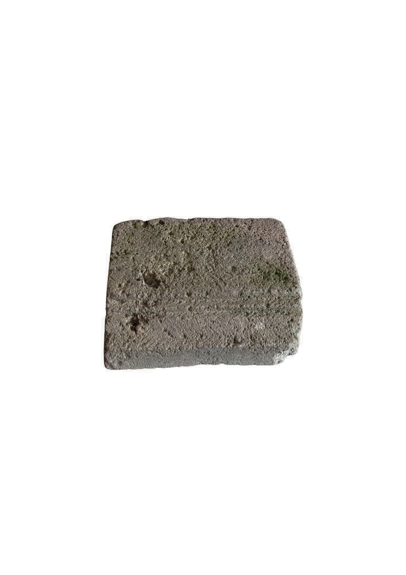 XVIIIe siècle et antérieur Ancien bloc de pierre du temple de Majapahit à Java, Indonésie en vente