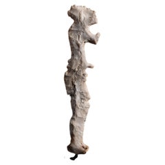 Exzentrischer" Feuerstein der alten Maya, der einen stilisierten Menschen oder Gott darstellt, ca. 550-950 AD