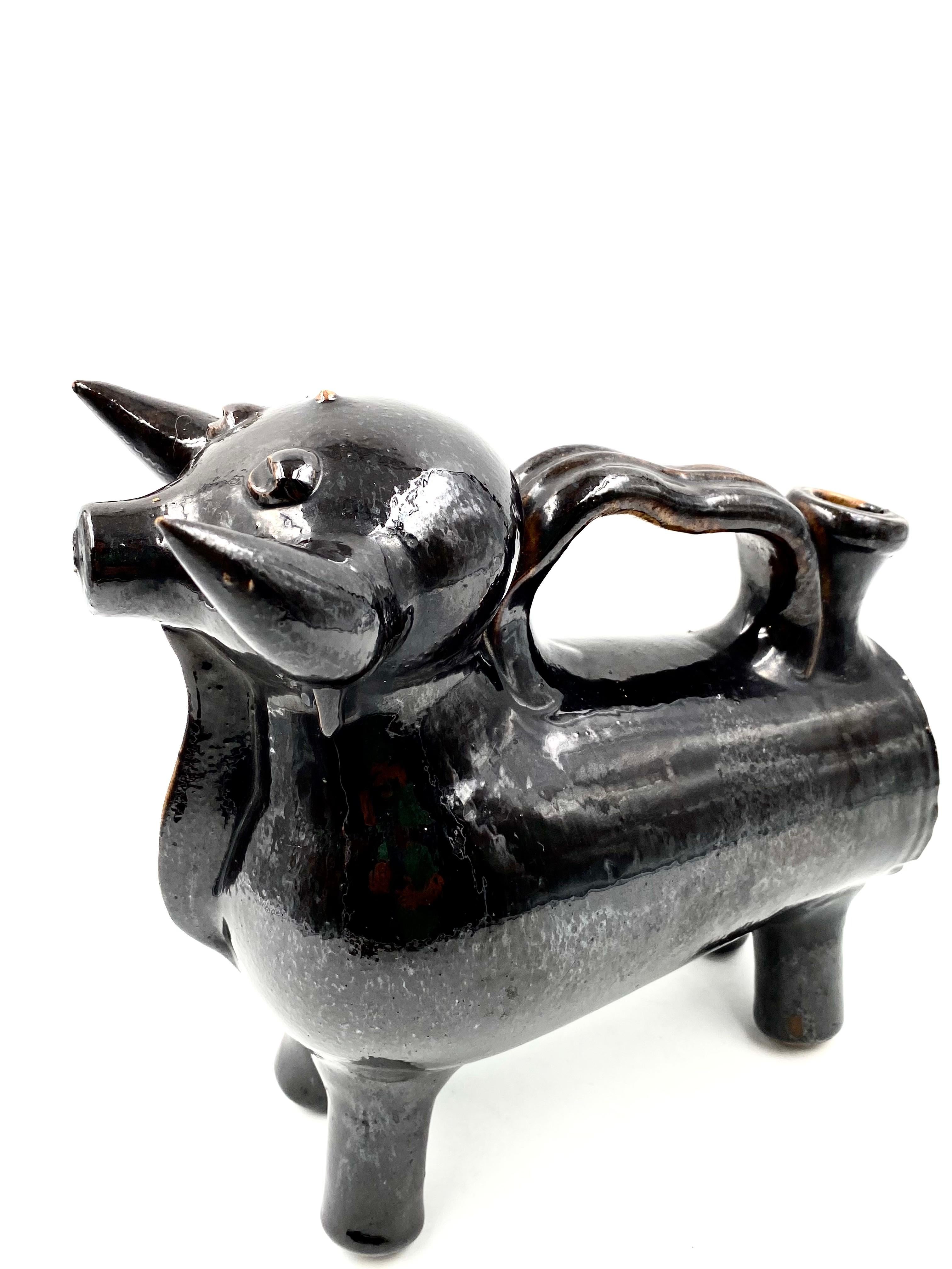 Ancienne sculpture de cruche de style méditerranéen en forme de taureau, France, années 1960  en vente 7