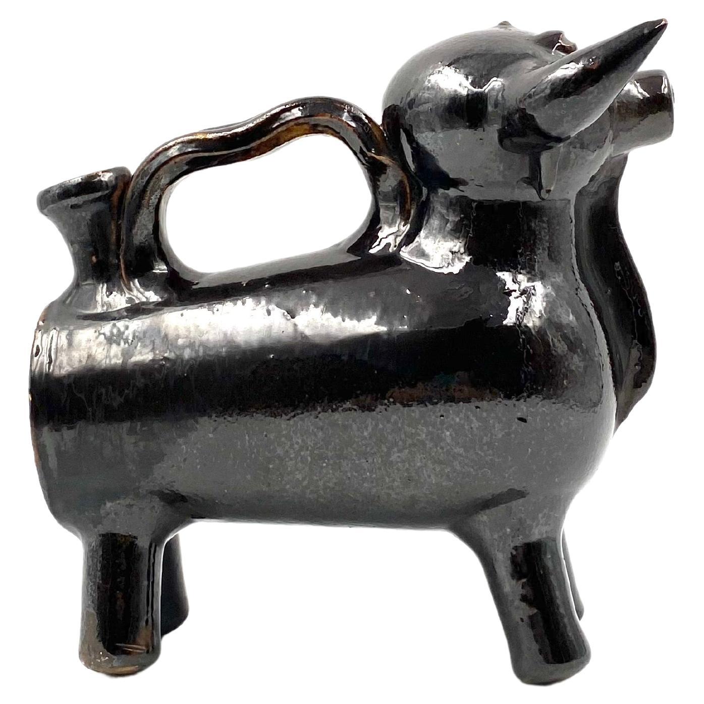 Ancienne sculpture de cruche de style méditerranéen en forme de taureau, France, années 1960 