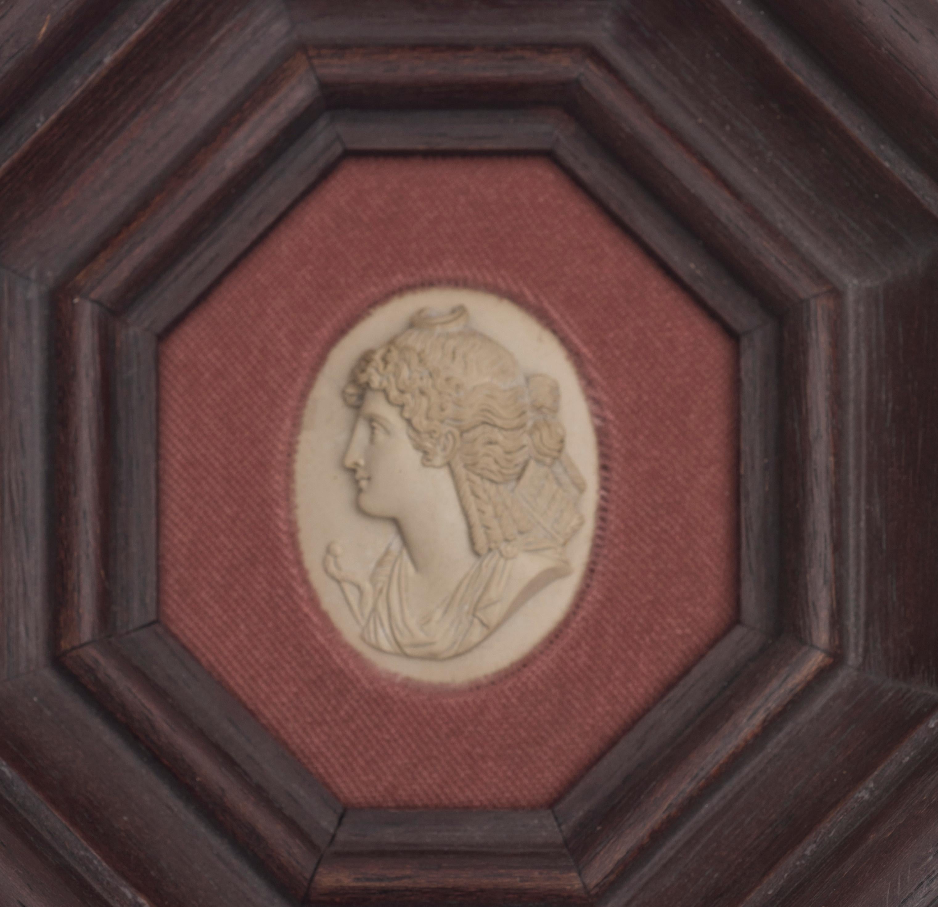 Ancient Neoclassic Cammeo is a decorative object realized in Naples during the second half of 1700 and the beginning of 1800. Lava Stone. 

Very good conditions.

This refined cameo represents a beautiful profile of Artemis.

This object is shipped