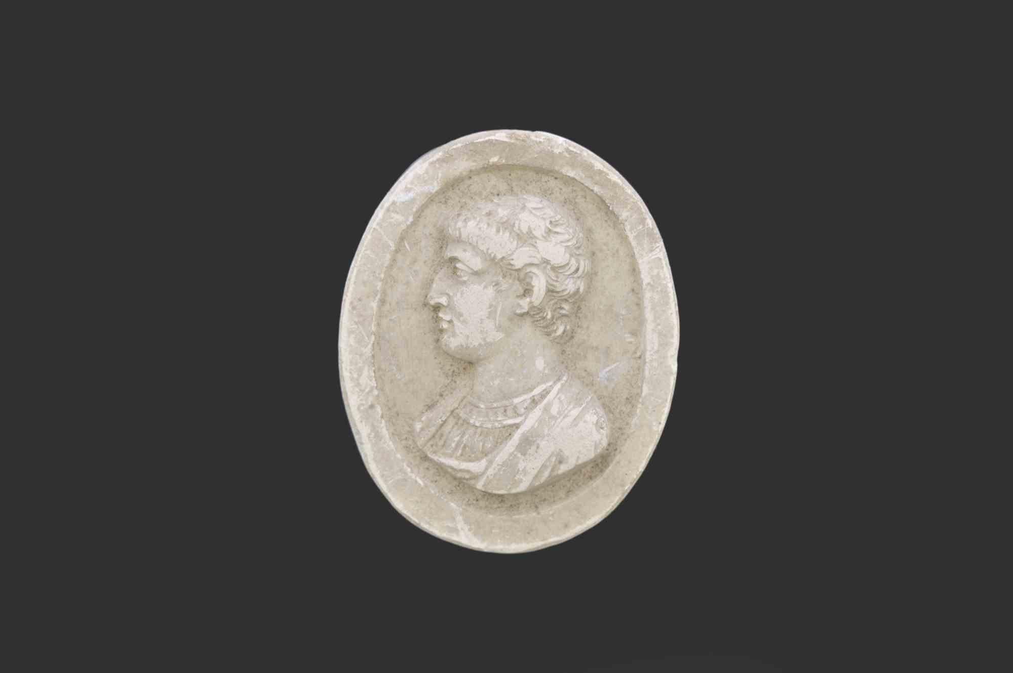 Ancienne intaille camée néoclassique en biscuit.

Italie, 19e siècle.

Bon état.
