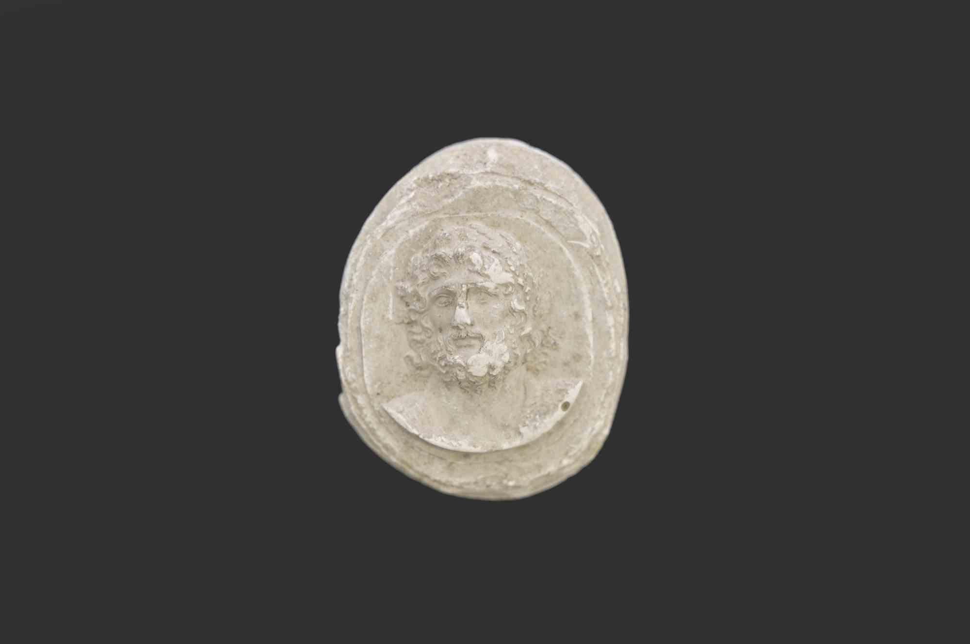 Ancienne intaille camée néoclassique en biscuit.

Italie, 19e siècle.

Bon état.