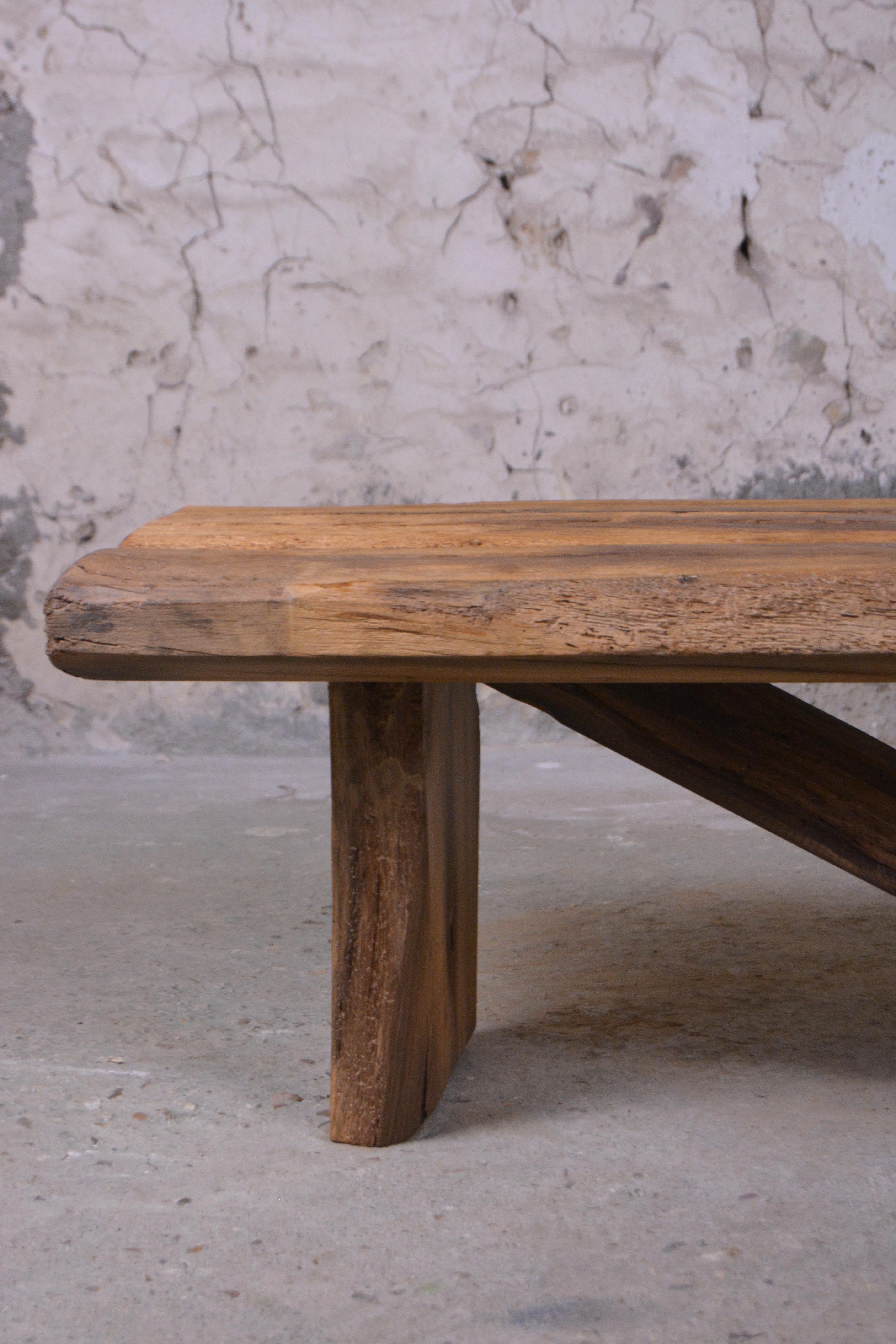 Français Ancienne table d'appoint en chêne de Normandie Nouveau design par Timothée Musset en vente