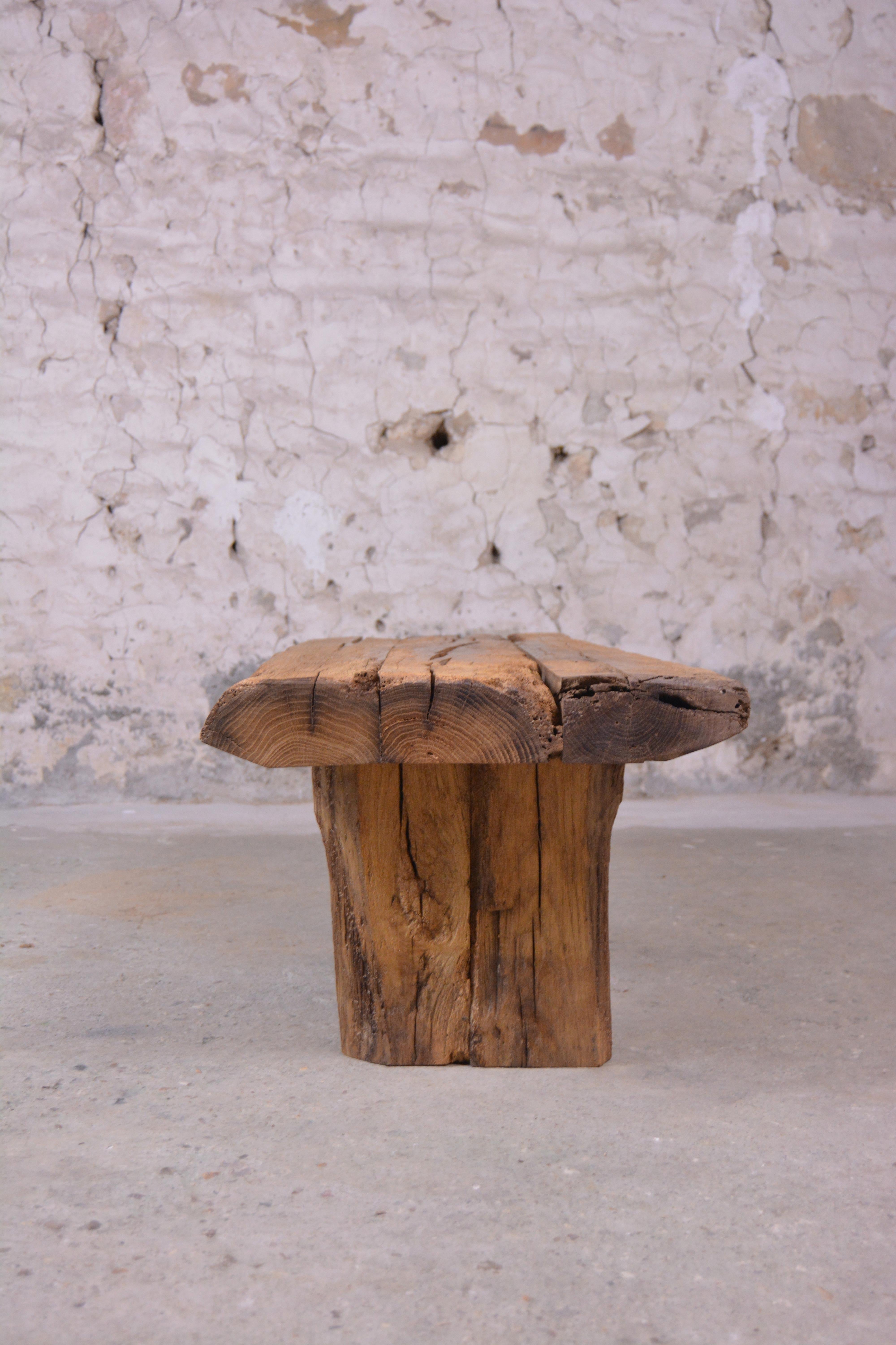 Ancienne table d'appoint en chêne de Normandie Nouveau design par Timothée Musset Neuf - En vente à Geneve, CH