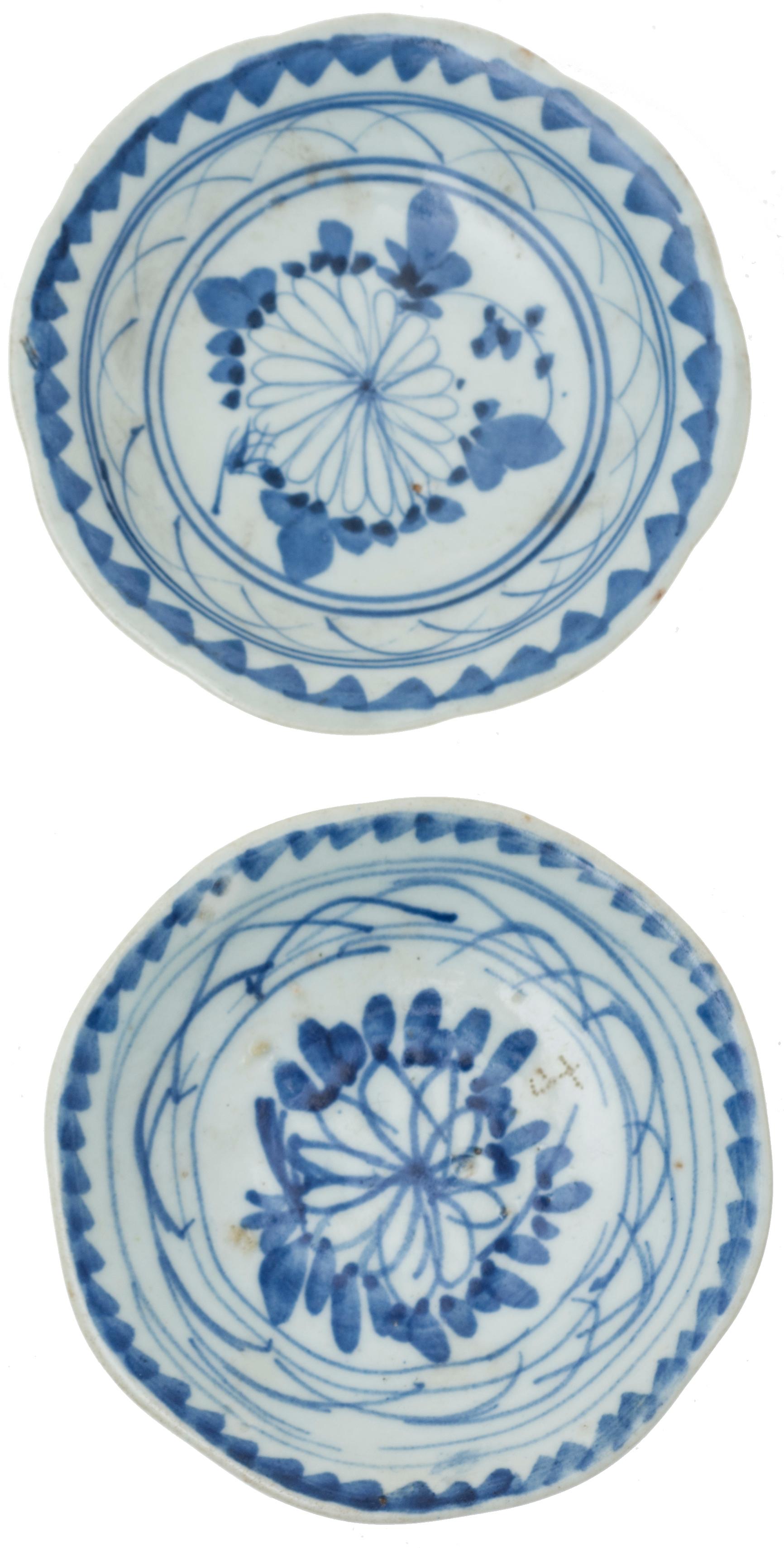 Chinese Ancient Oriental Plates Set, China, 19th Century