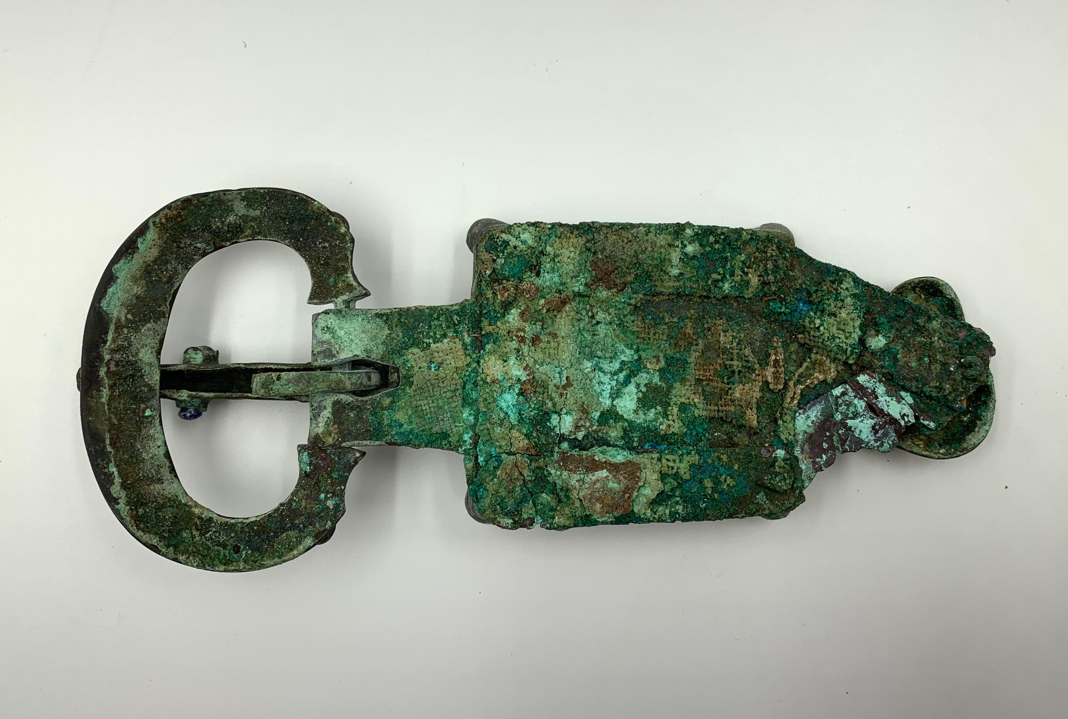 Antica fibbia ostrogota d'argento con testa d'aquila, epoca bizantina, VI secolo d.C. in vendita 1