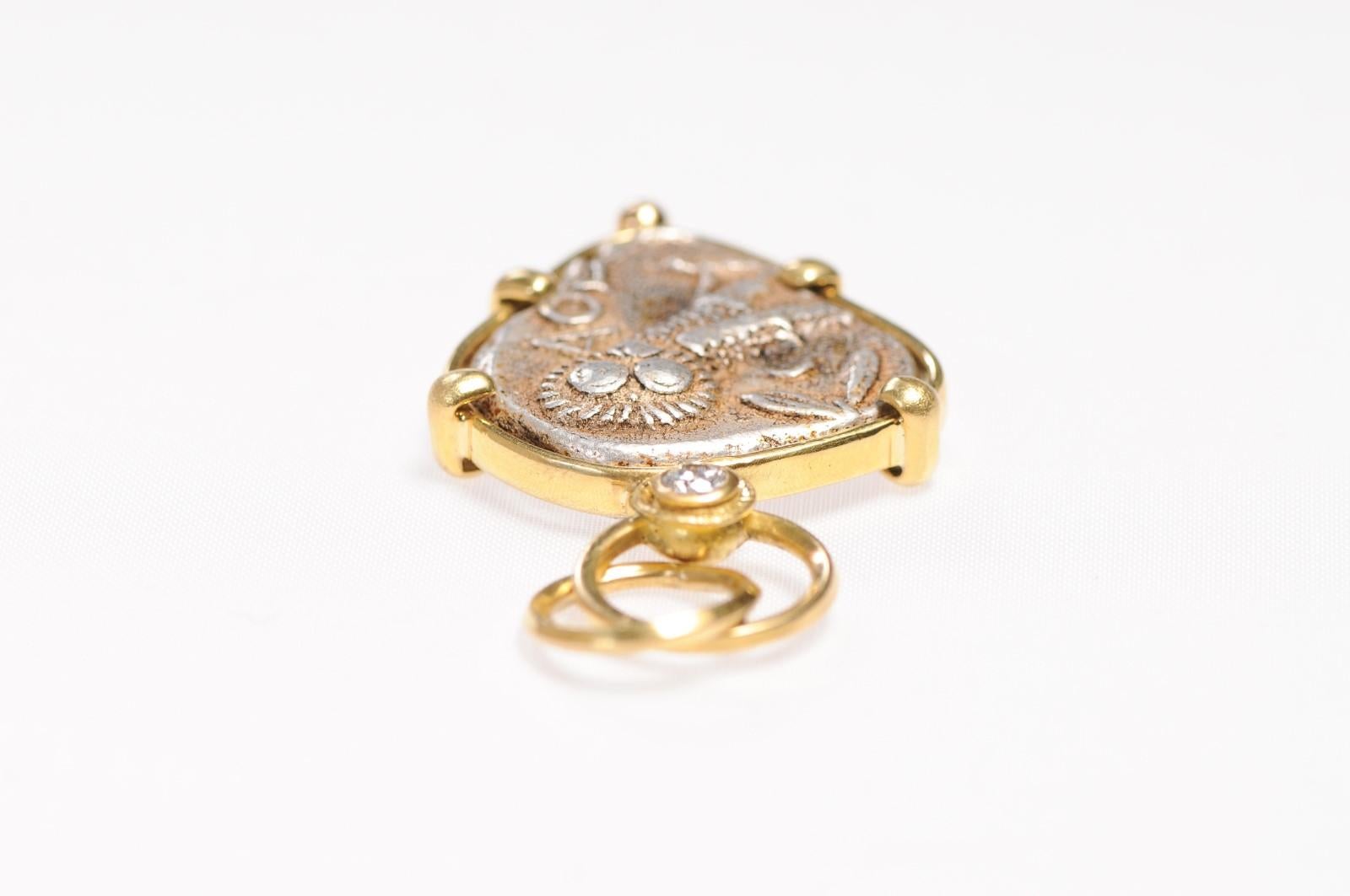 Pendentif hibou ancien en or 22 carats avec diamants (pendant uniquement) en vente 1