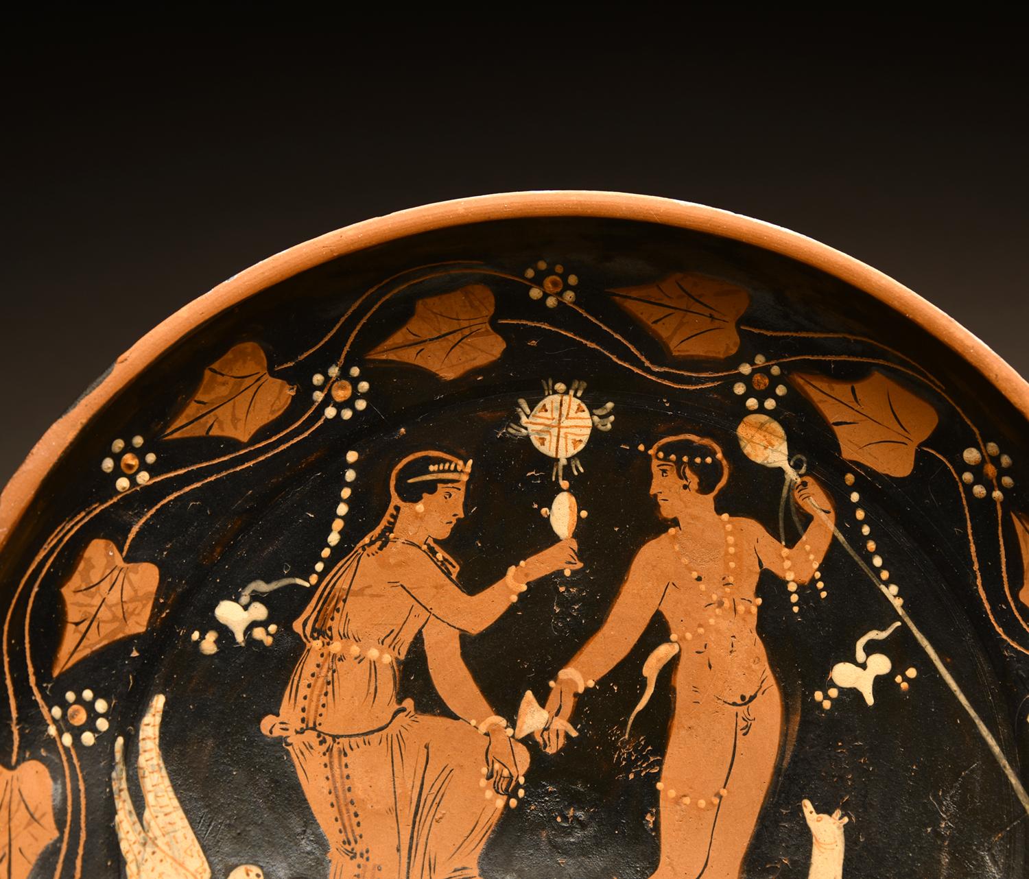 Ancient Paestan Red-Figure Kylix Excellent état - En vente à Los Angeles, CA