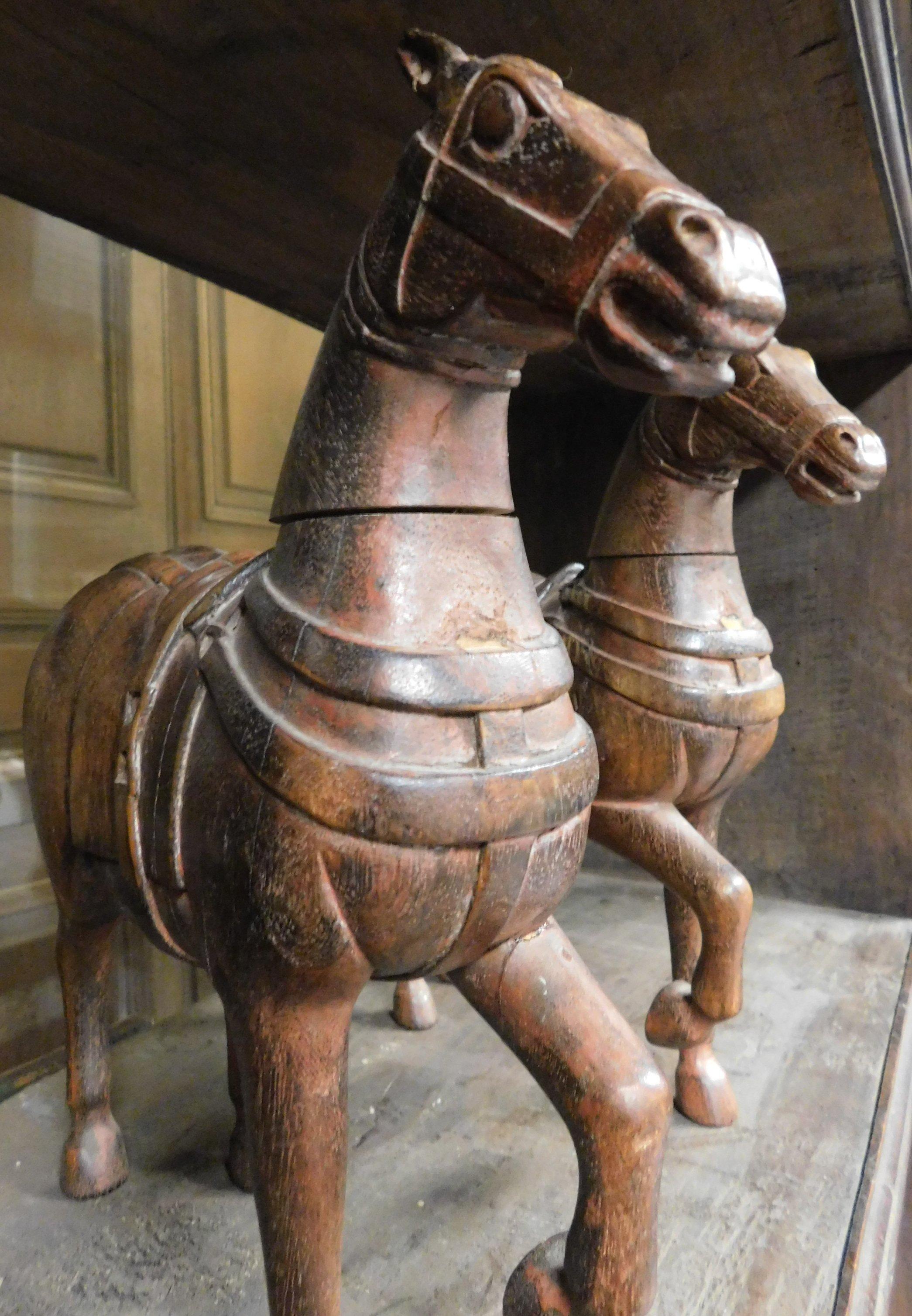 Ancient Pair of Carved Wooden Sculptures of Horses, 19th Century In Good Condition For Sale In Cuneo, Italy (CN)