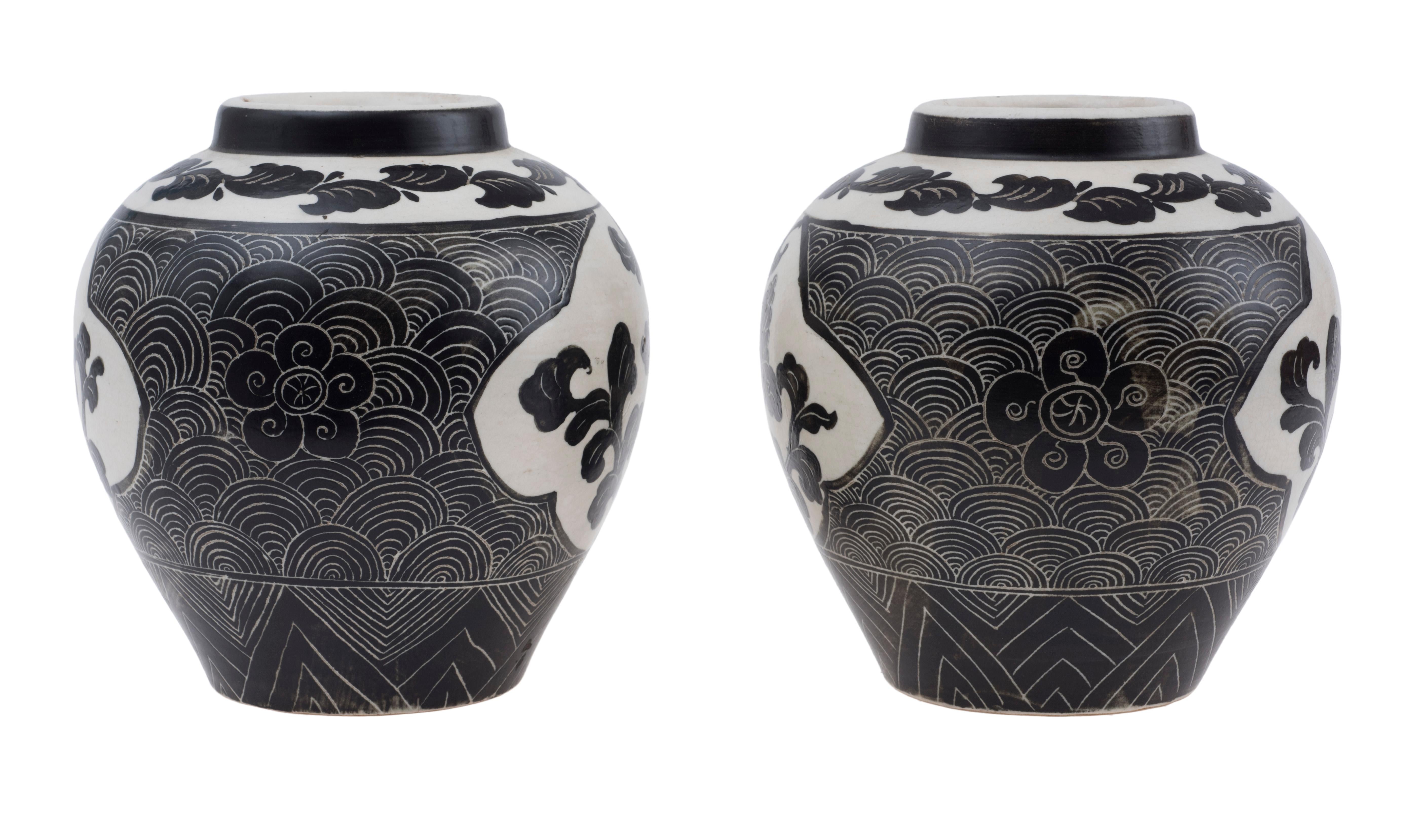 Porcelain Ancient Pair of Oriental Vases, China, Late 19th Century