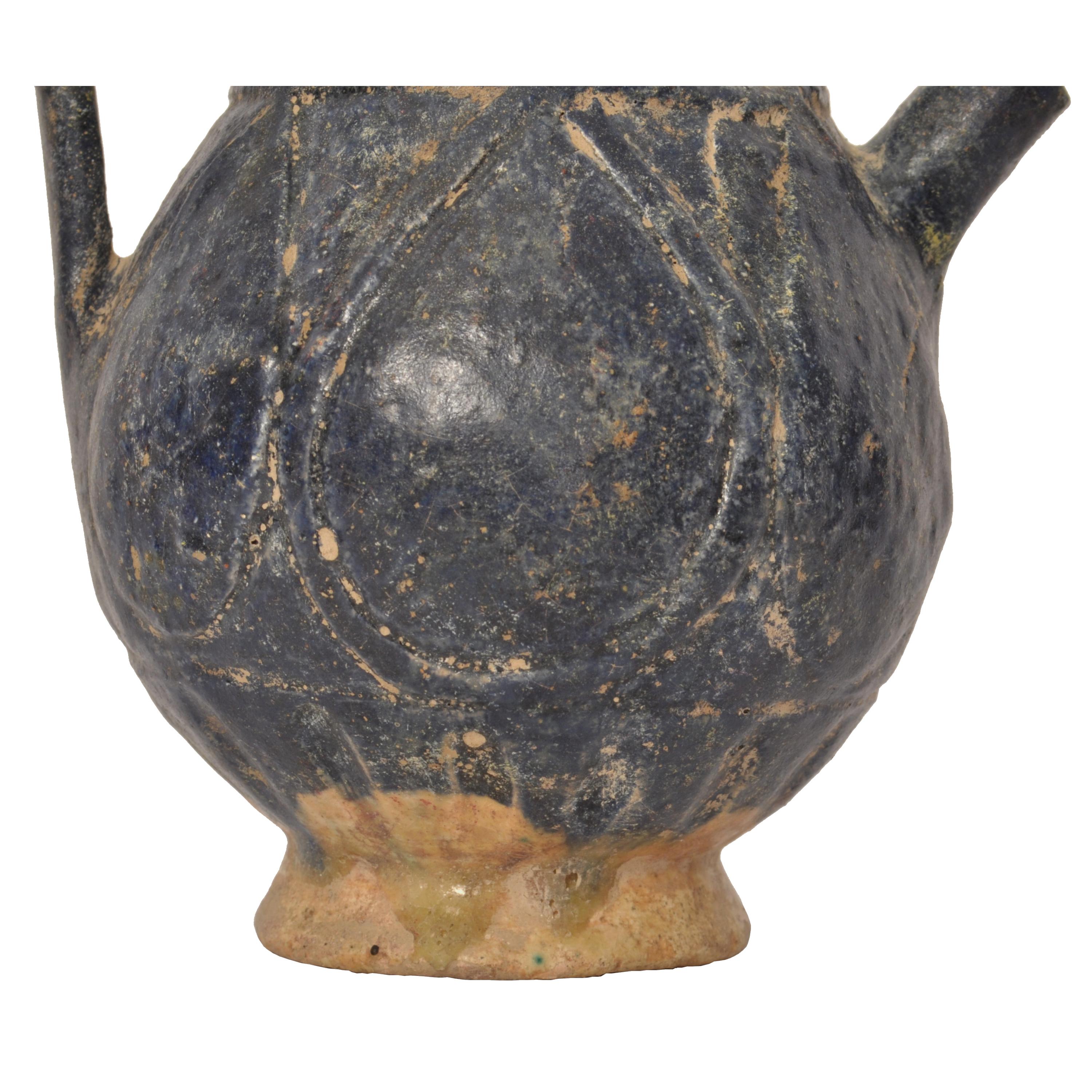 Poteries Ancienne cruche à glaçure bleue persane du Khorasan 1200 en vente