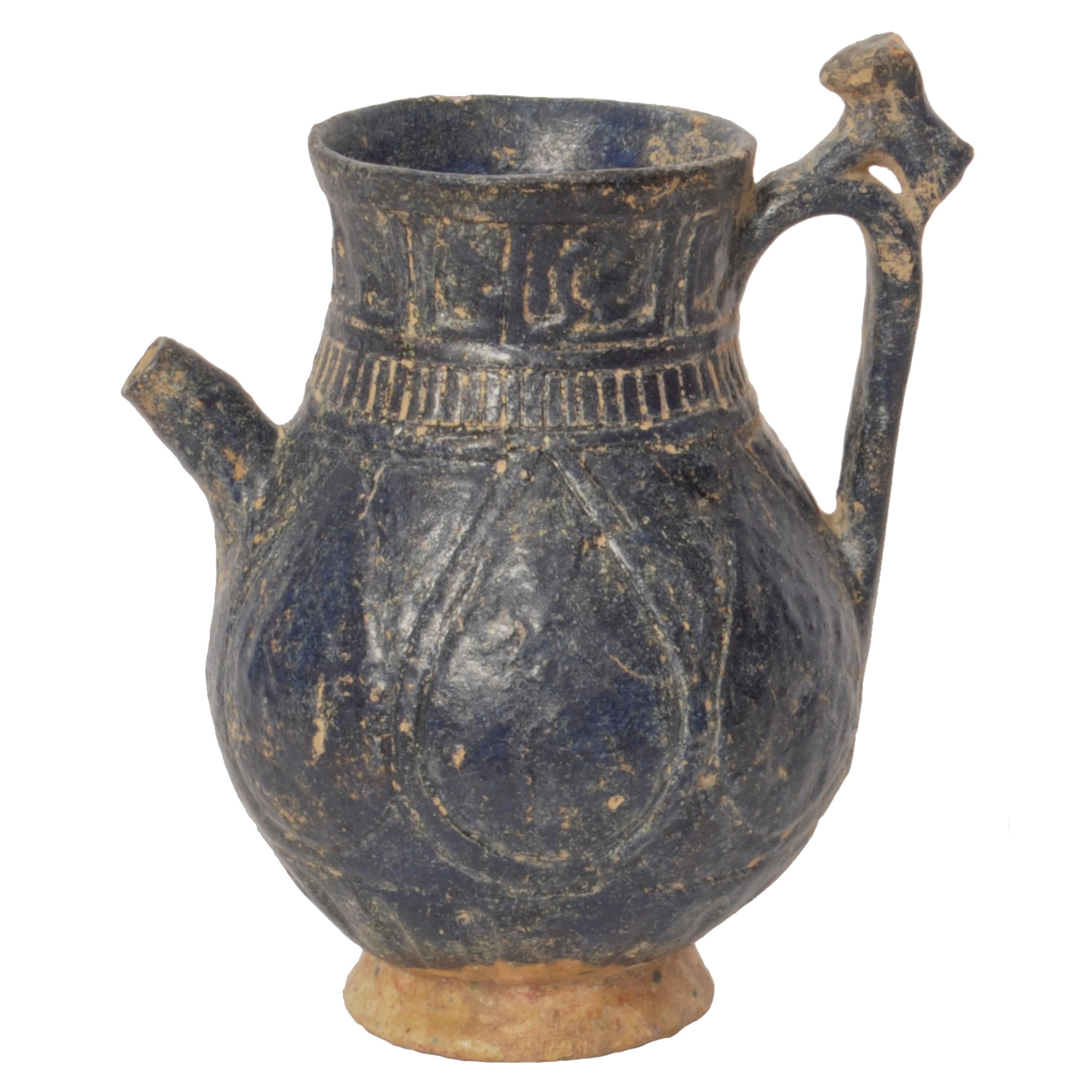 Antikes persisches islamisches blau glasiertes Keramikgefäß, Krug, Caligraphie Khorasan 1200 im Angebot