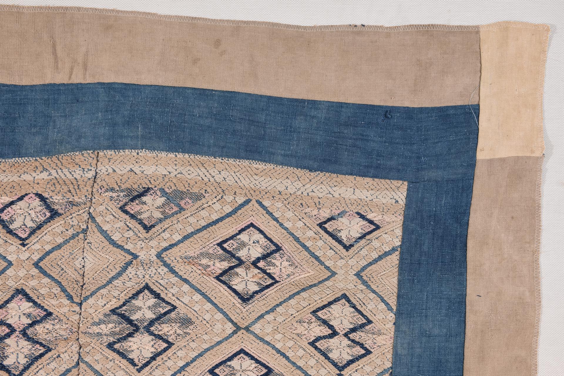 Ancien panneau brodé GUAN-XI Bon état - En vente à Alessandria, Piemonte