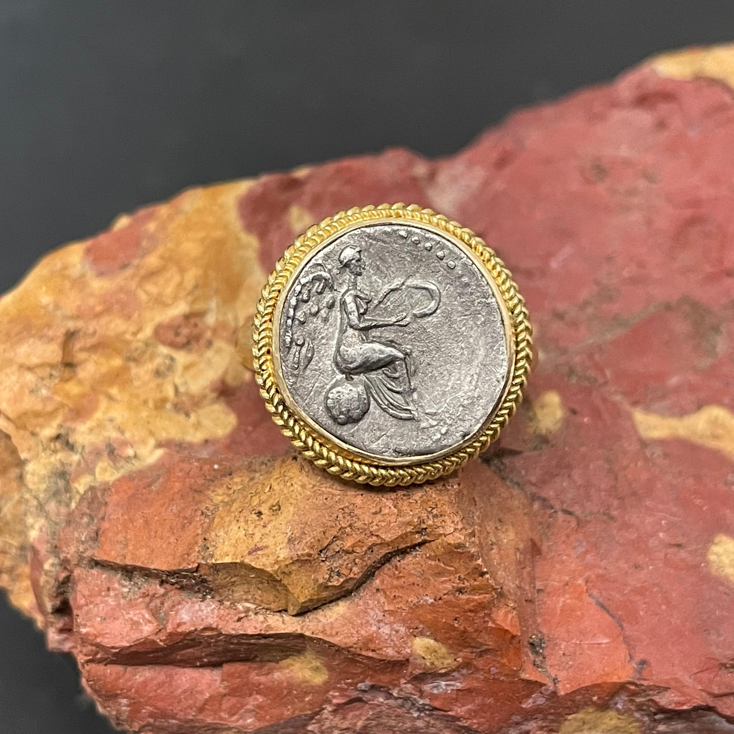 Classical Roman Ancient Roman 1st Century AD Goddess Victoria Coin 18K Gold Ring For Sale