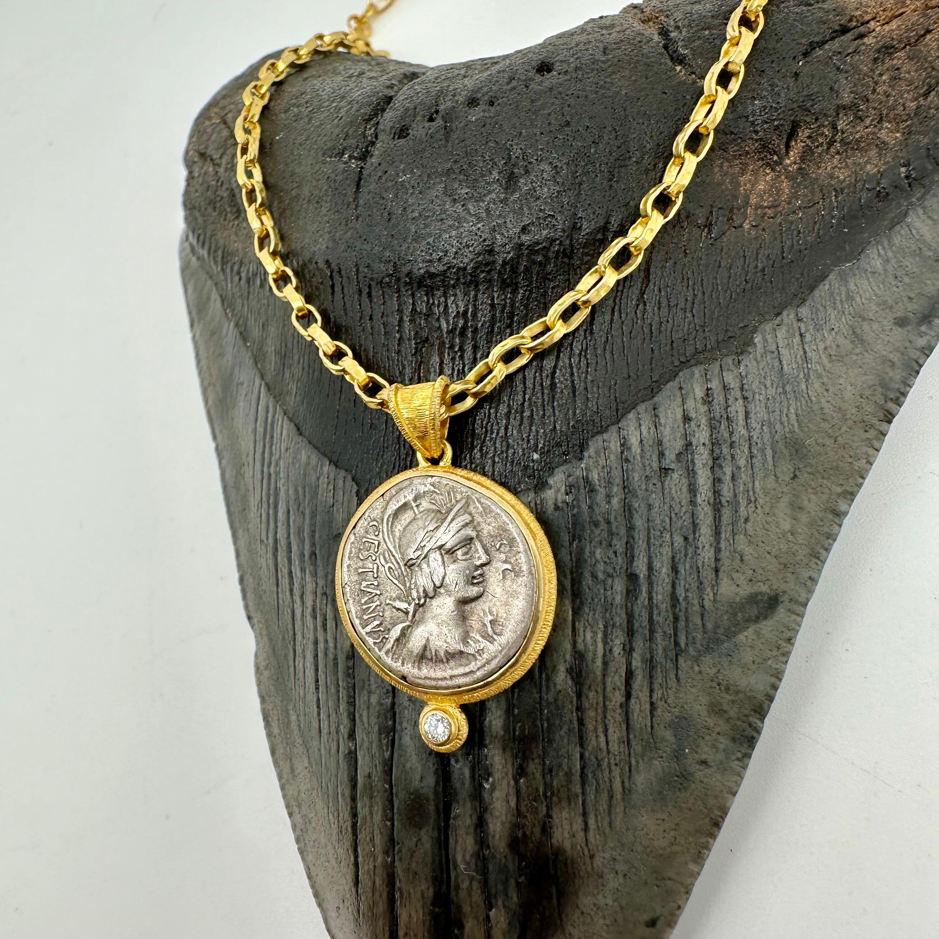Ancient Roman 1st Century BC Goddess Vacuna Coin Diamond 18K Gold Pendant For Sale 3