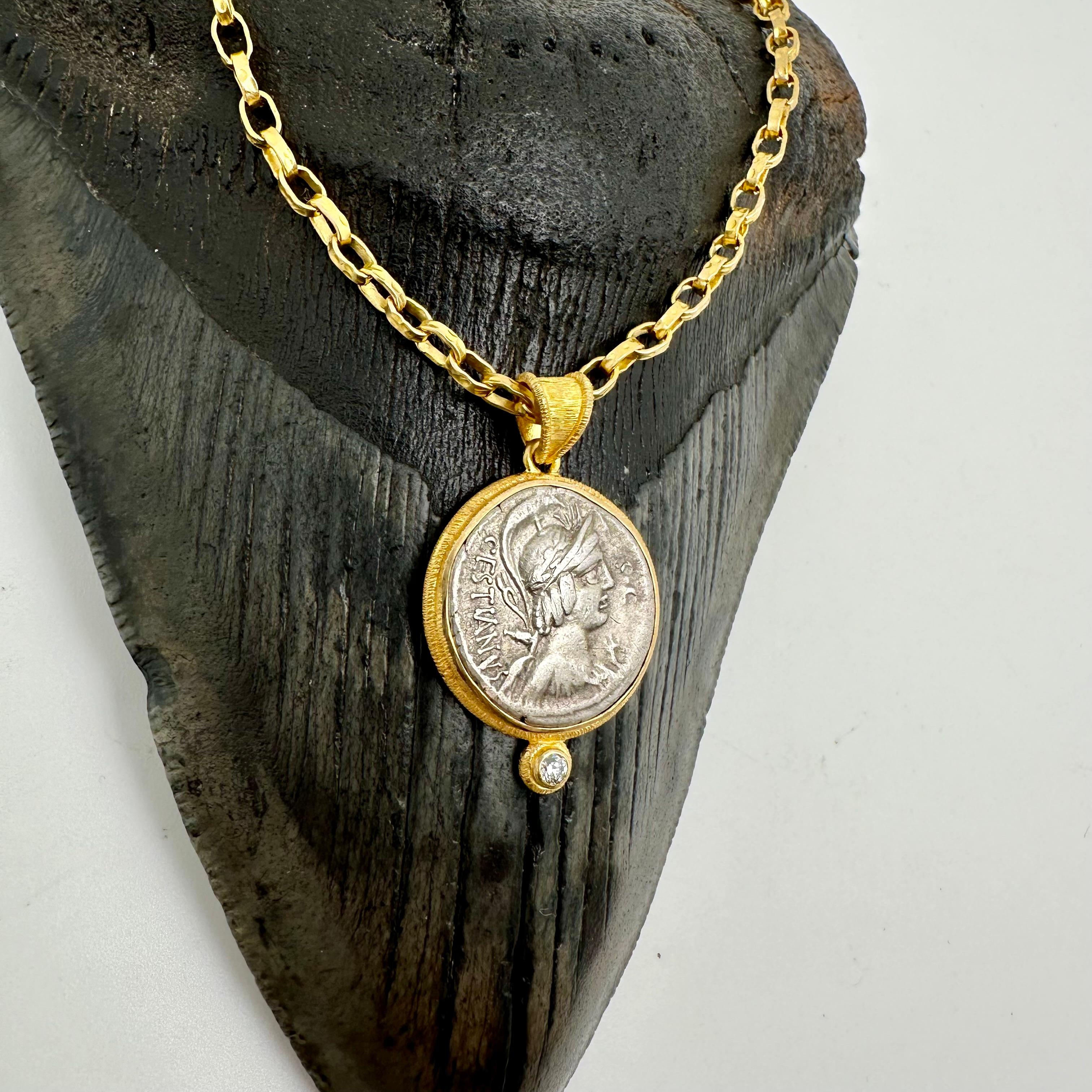 Ancient Roman 1st Century BC Goddess Vacuna Coin Diamond 18K Gold Pendant For Sale 5