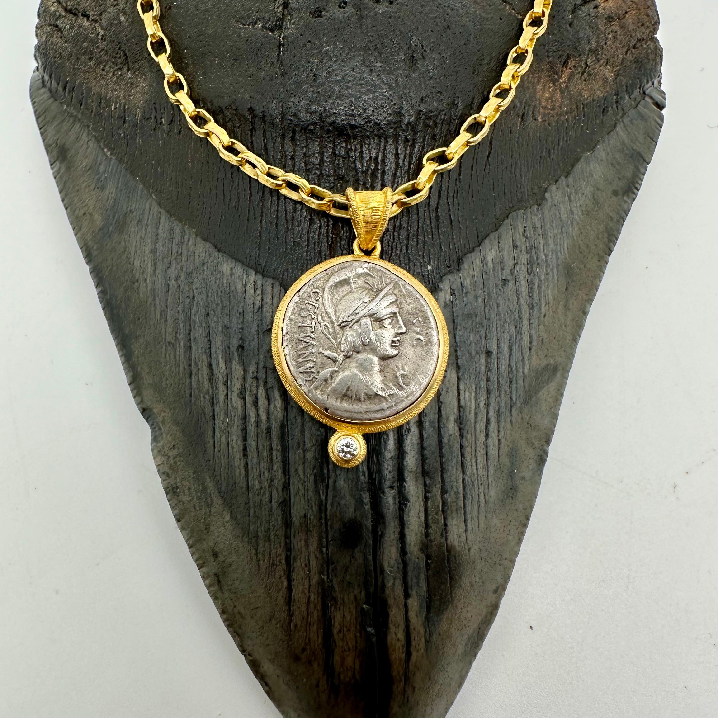 Ancient Roman 1st Century BC Goddess Vacuna Coin Diamond 18K Gold Pendant For Sale 2