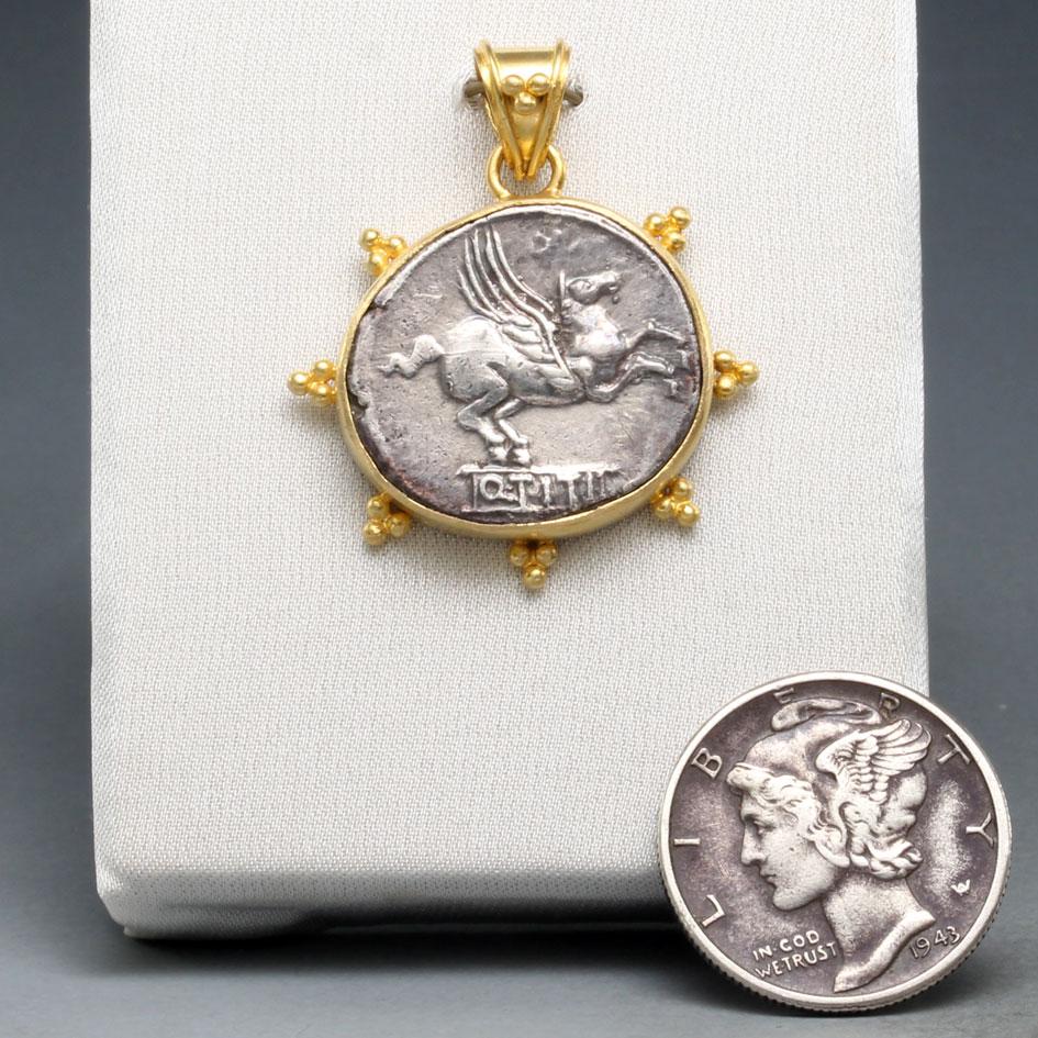 Classical Roman Ancient Roman 1st Century BC Pegasus Denarius Coin 18K Gold Pendant For Sale
