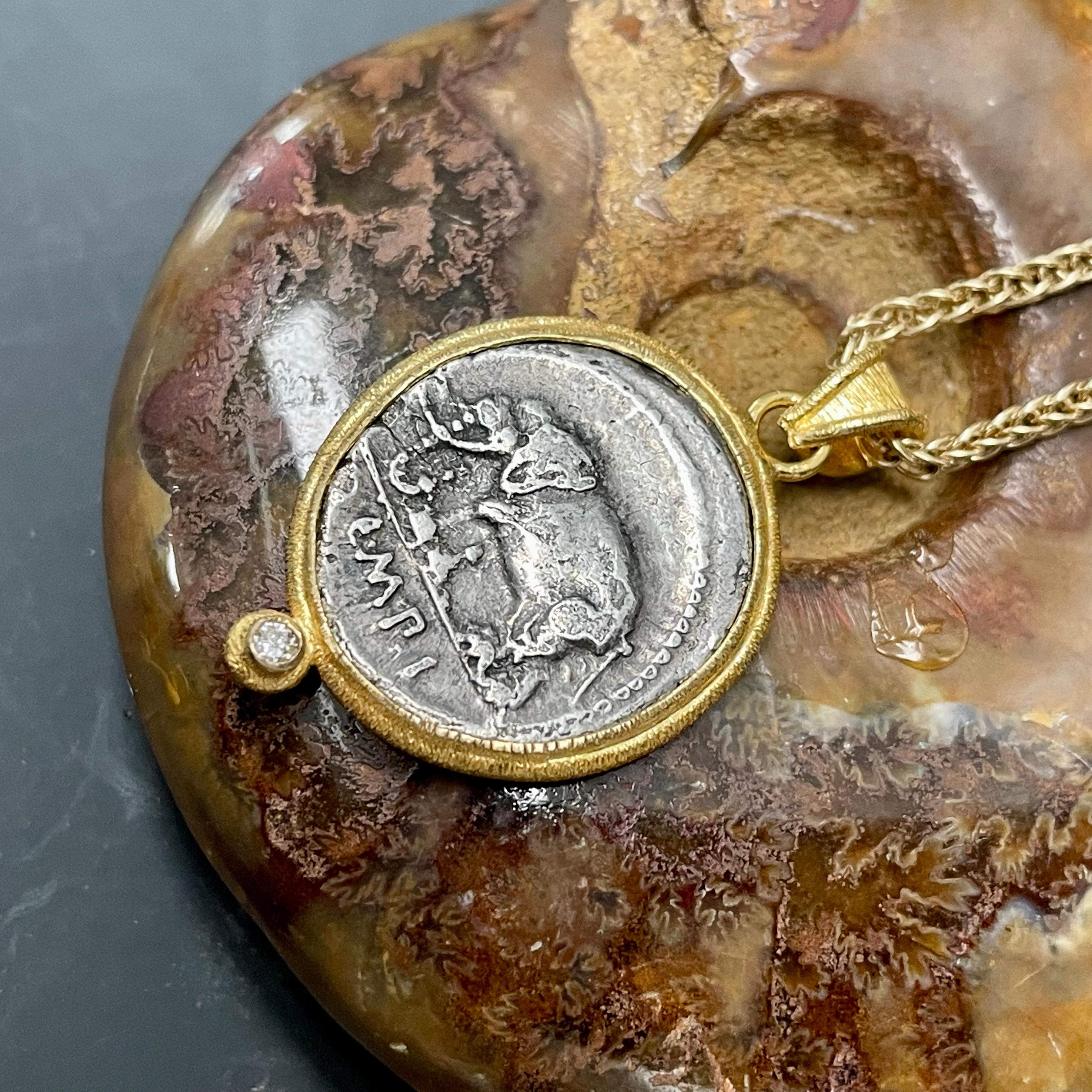 Ancien pendentif romain du 1er siècle avant J.-C. en argent avec pièce d'éléphant et diamant en or 18K 4