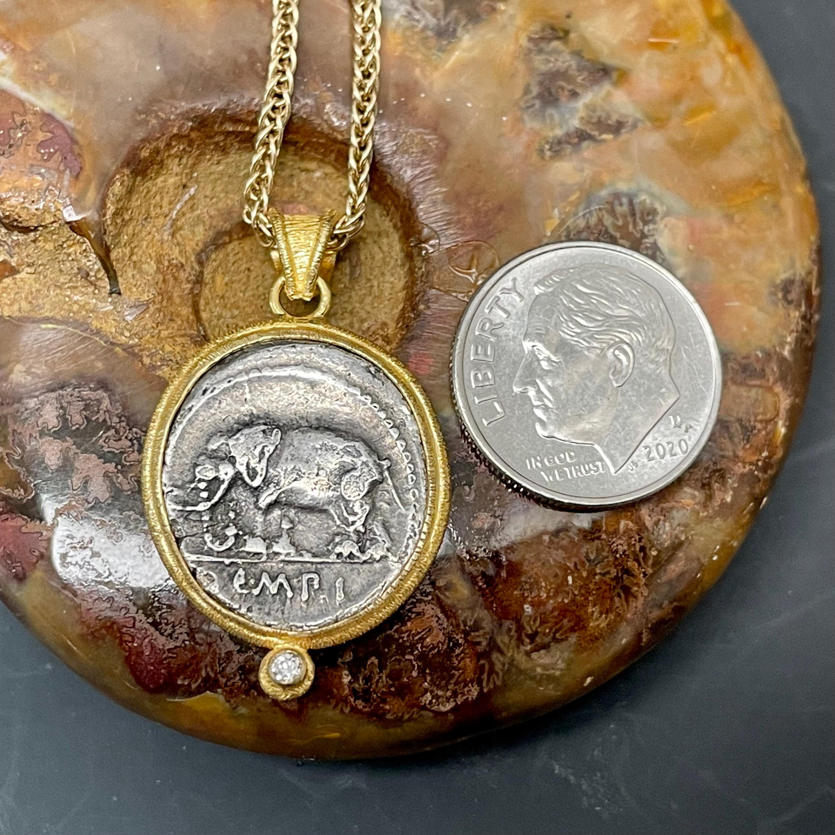 Ancien pendentif romain du 1er siècle avant J.-C. en argent avec pièce d'éléphant et diamant en or 18K 1