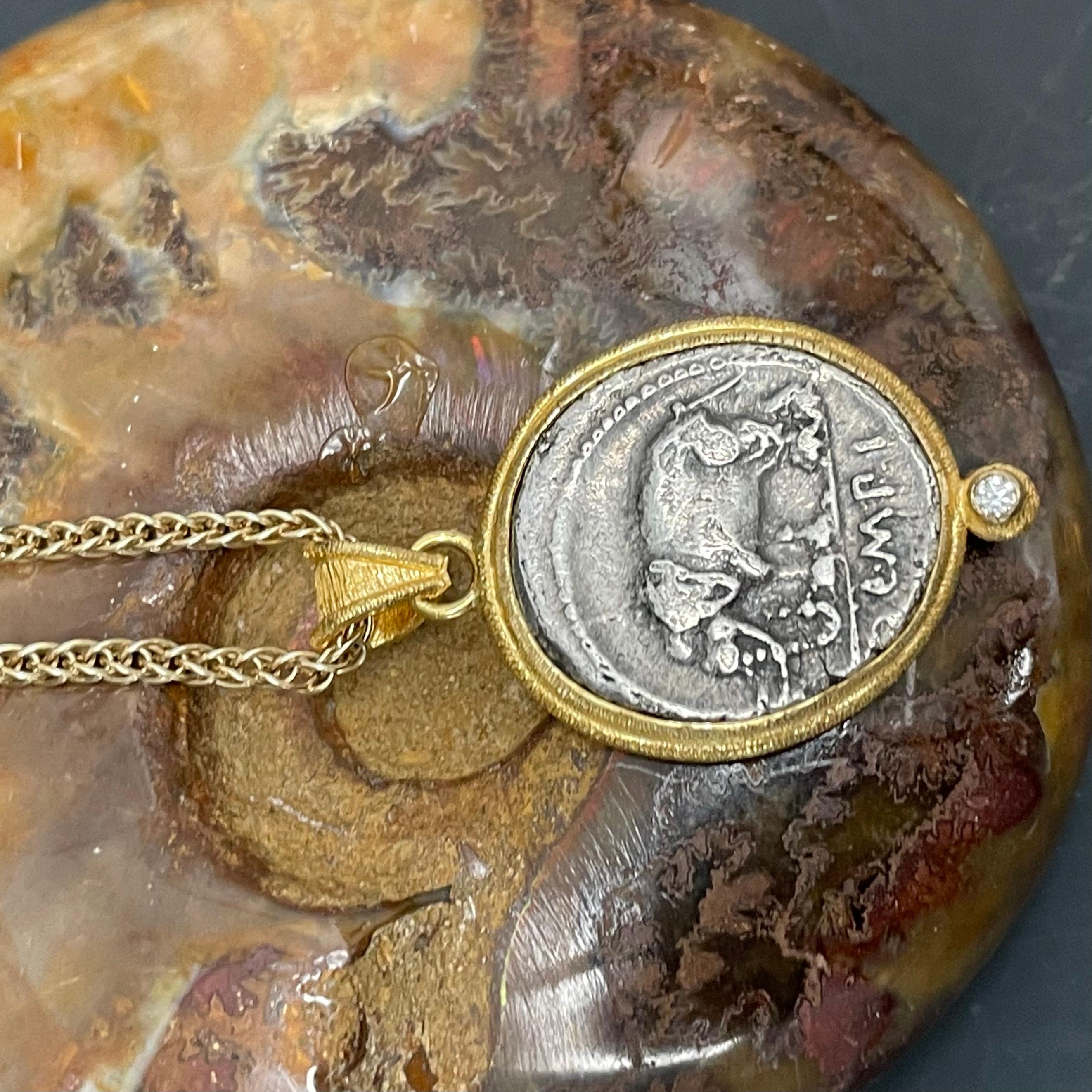 Ancien pendentif romain du 1er siècle avant J.-C. en argent avec pièce d'éléphant et diamant en or 18K 2