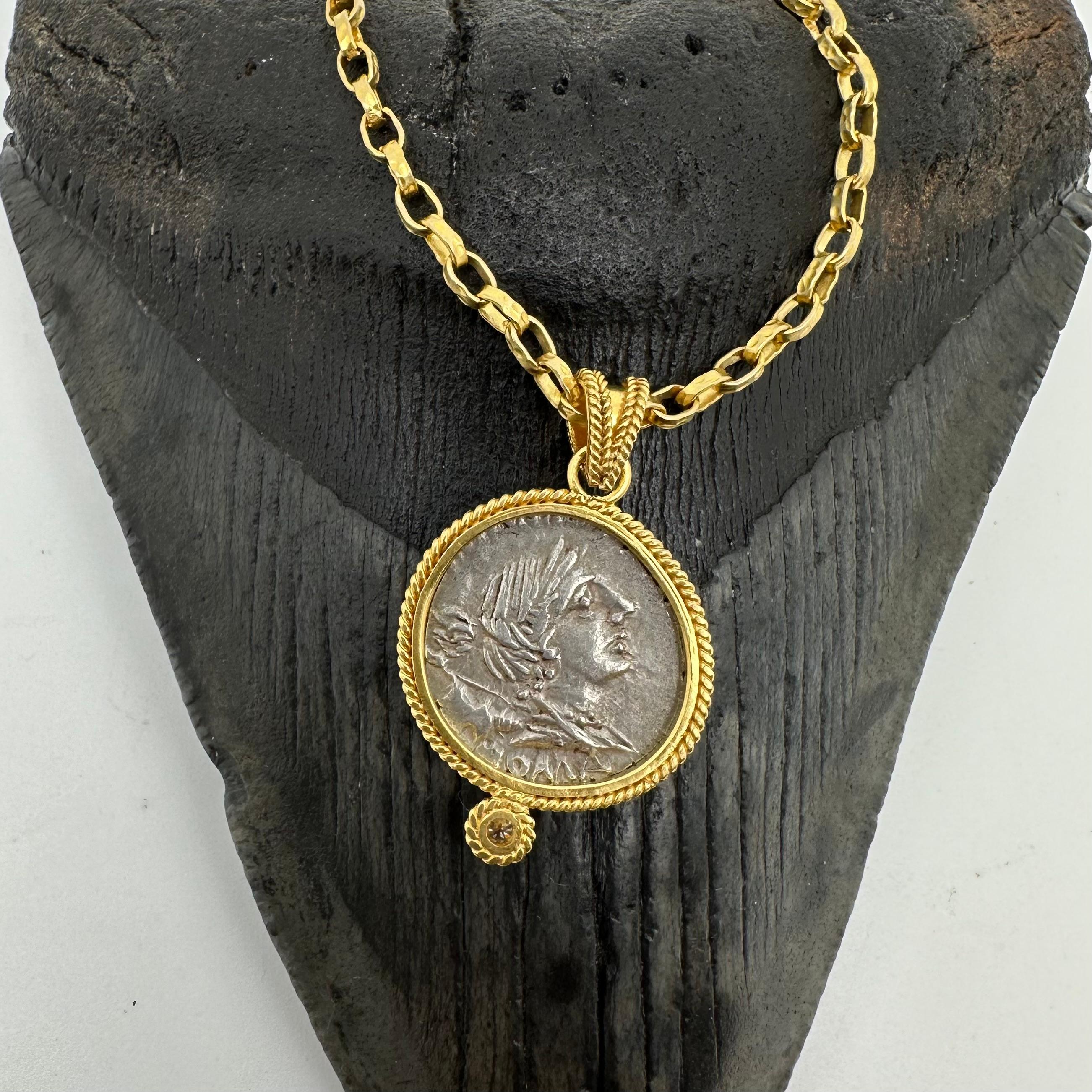 Ancient Roman 1st Century BC Three Horseman Coin Diamond 18K Gold Pendant For Sale 4