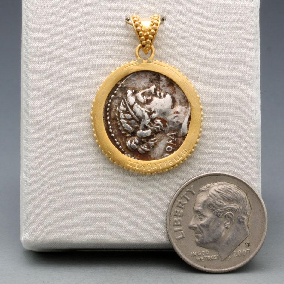 Classical Roman Ancient Roman 1st Century BC Victoria Coin 22K Gold Pendant For Sale