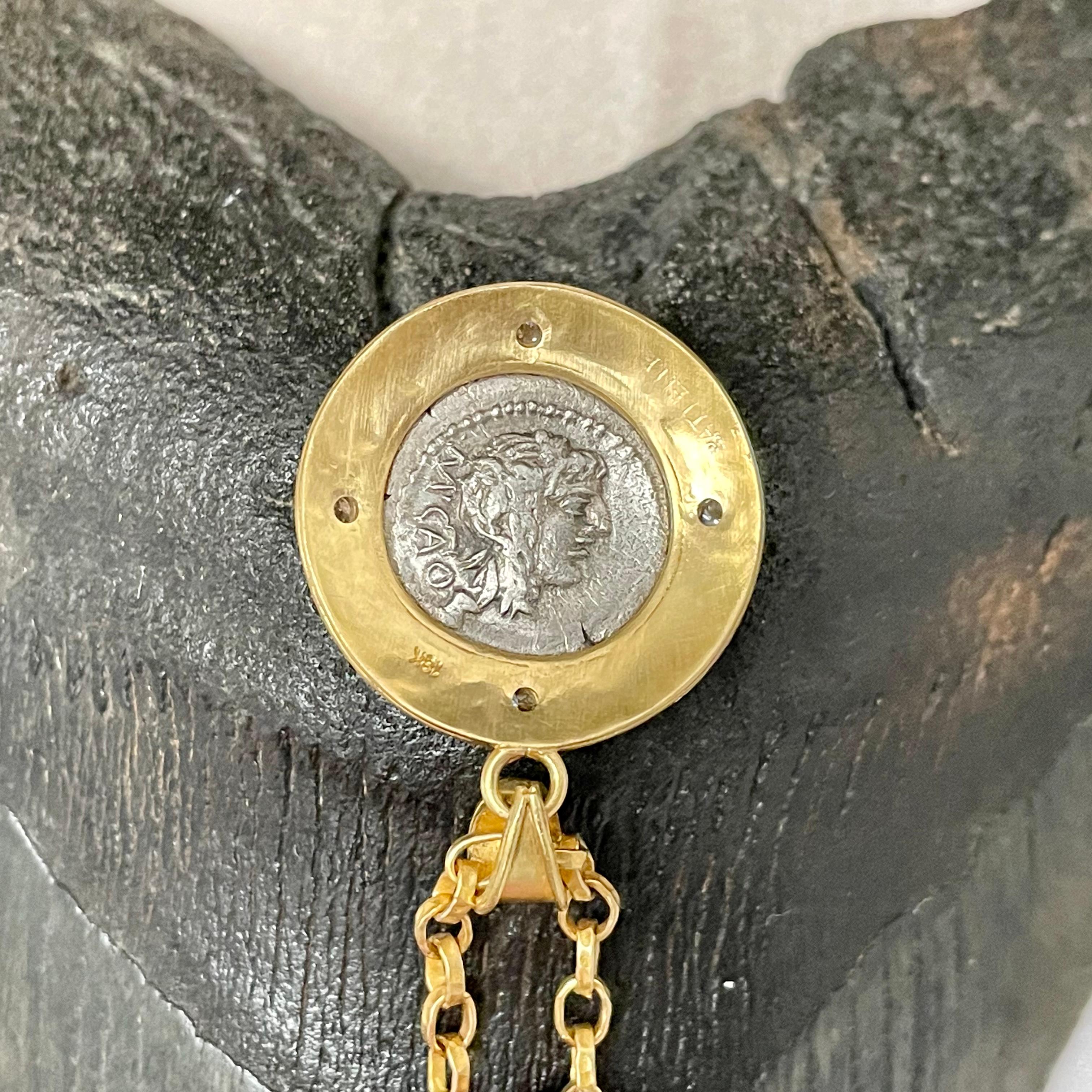 Ancient Roman 1st Century BC Victoria Coin Diamonds 18K Gold Pendant For Sale 3