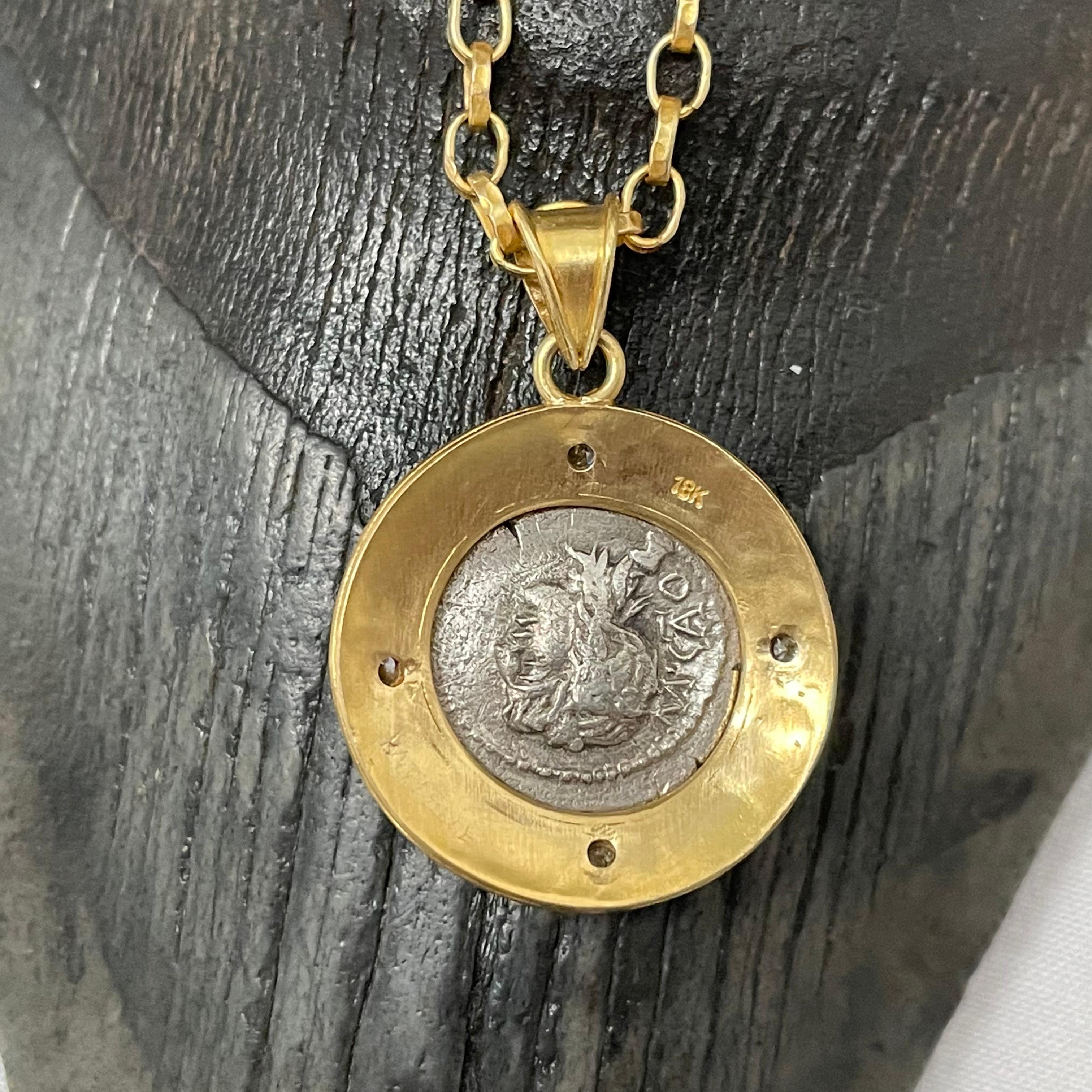 Ancient Roman 1st Century BC Victoria Coin Diamonds 18K Gold Pendant For Sale 4